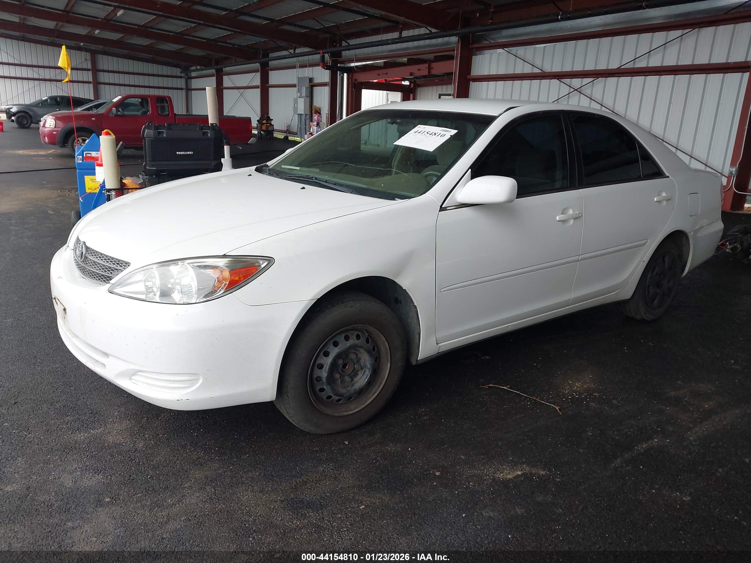 TOYOTA CAMRY image 2