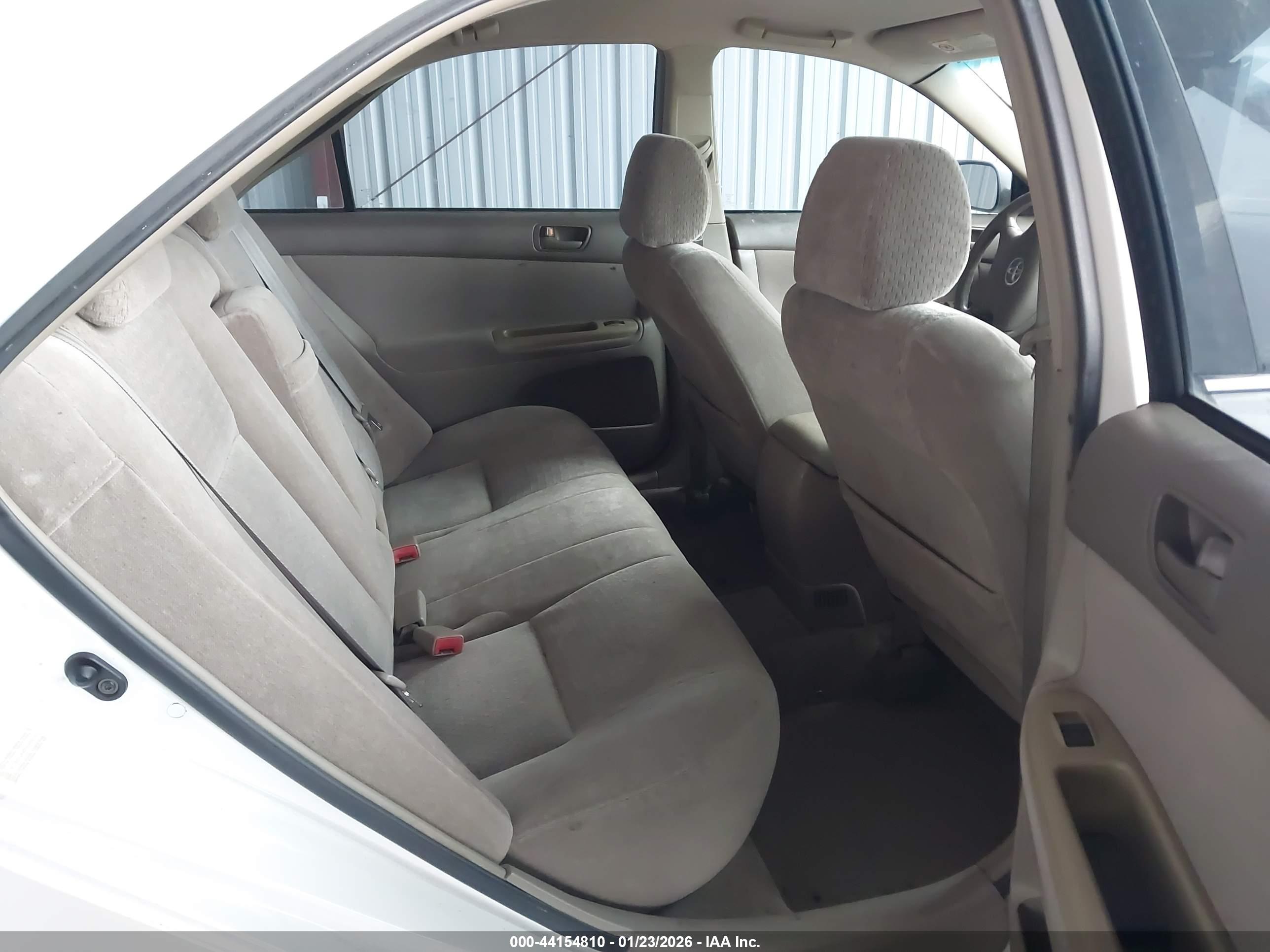 TOYOTA CAMRY image 8