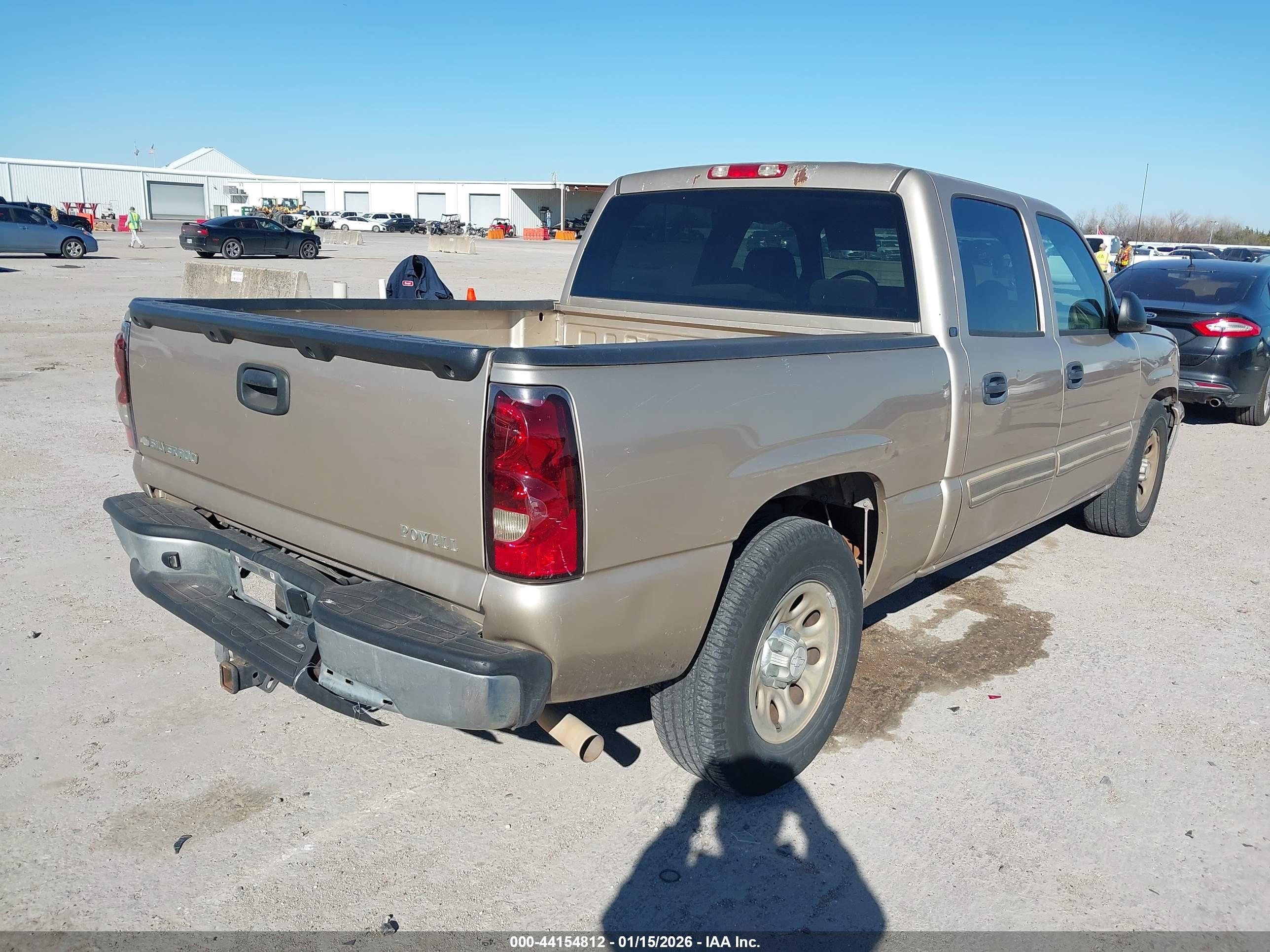 CHEVROLET SILVERADO image 4