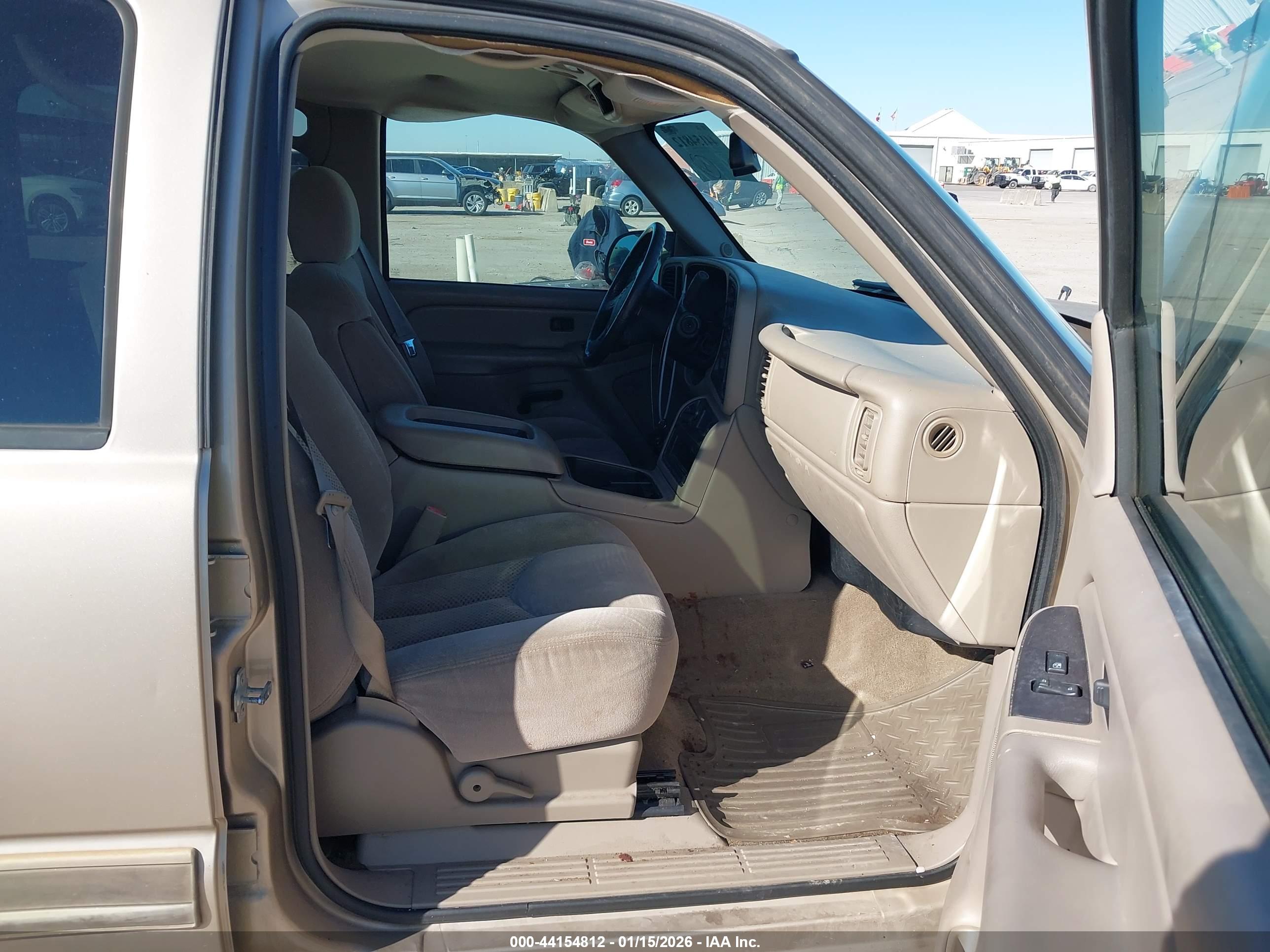 CHEVROLET SILVERADO image 5