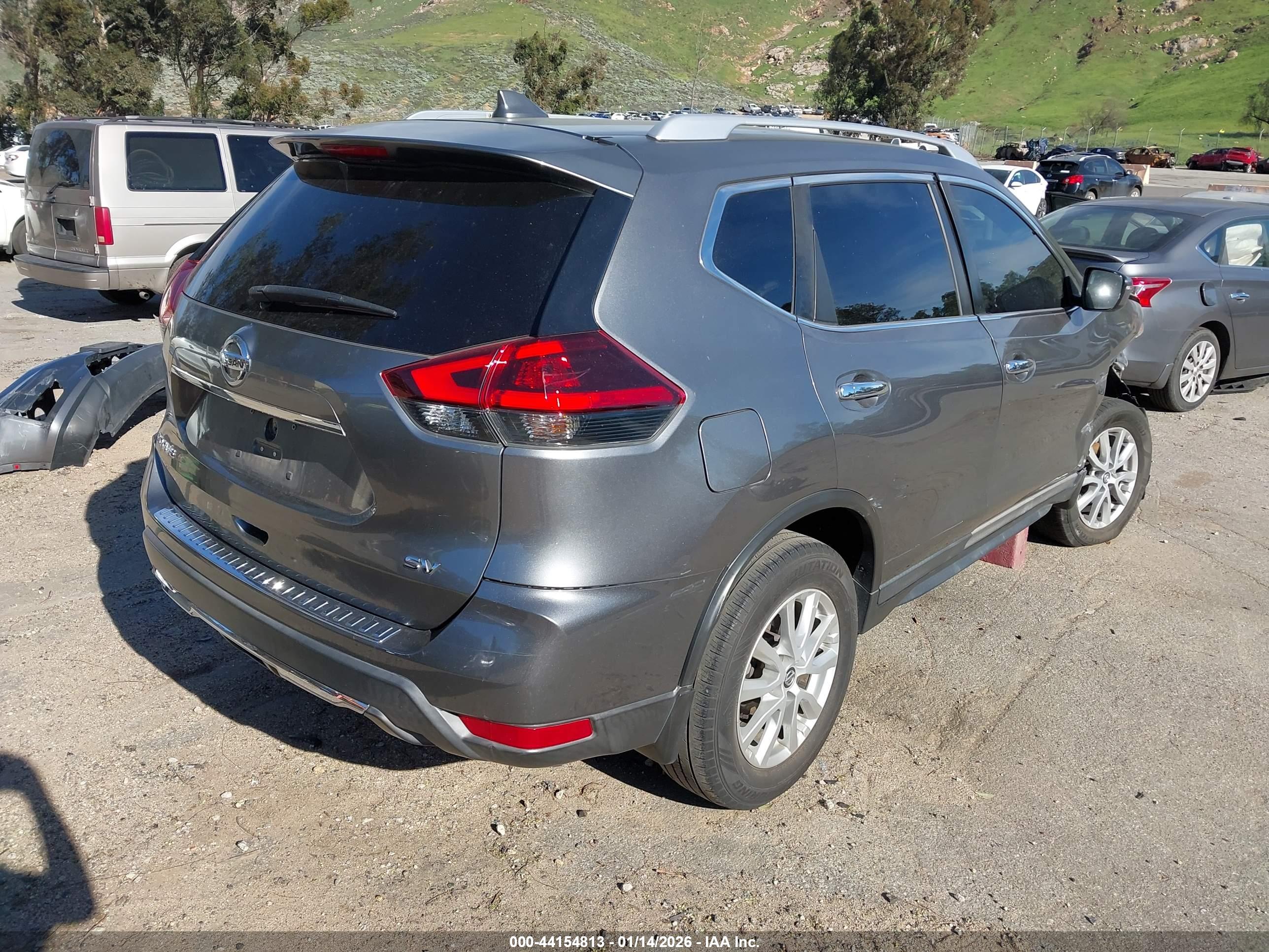 NISSAN ROGUE image 4