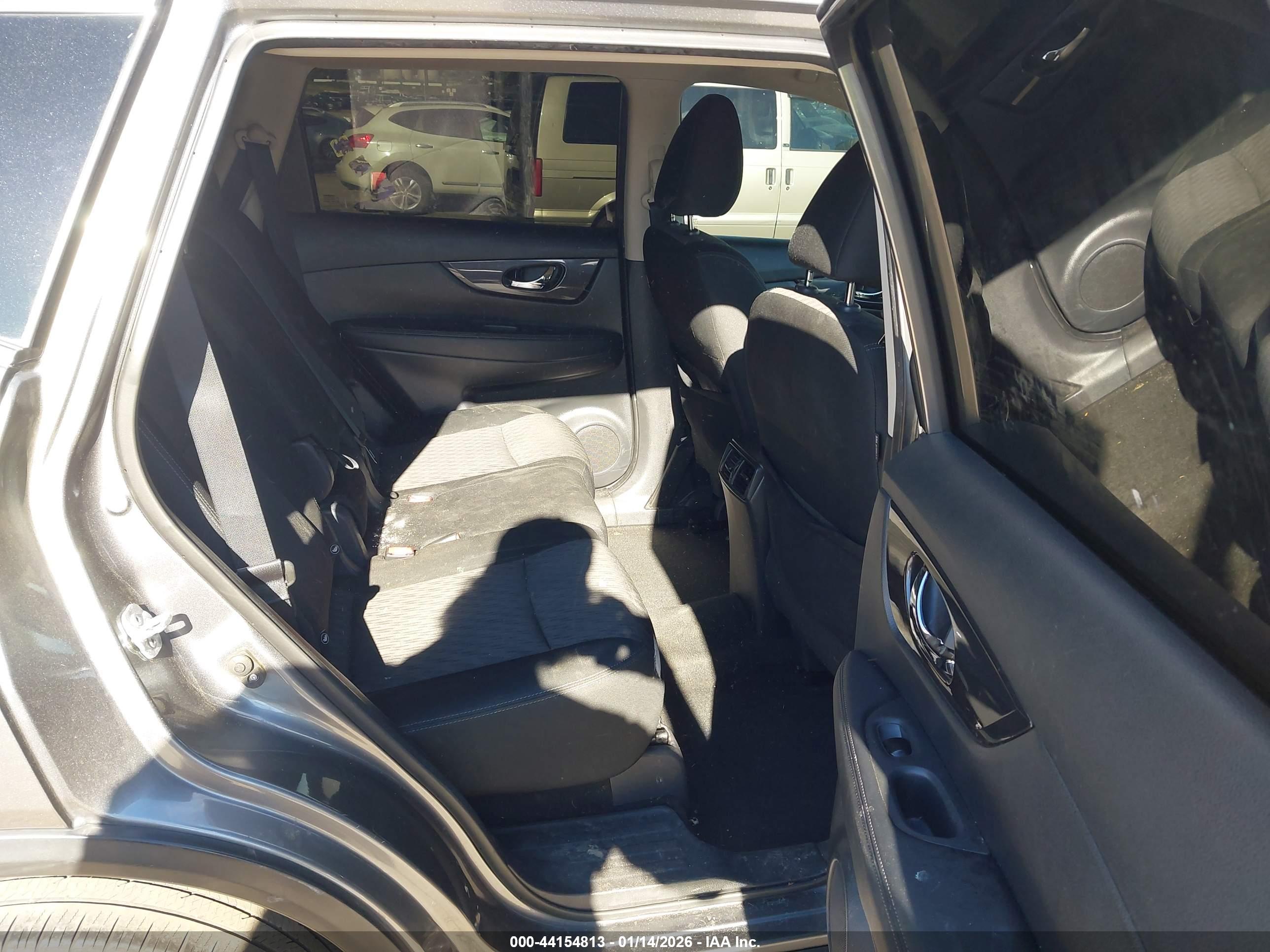 NISSAN ROGUE image 8