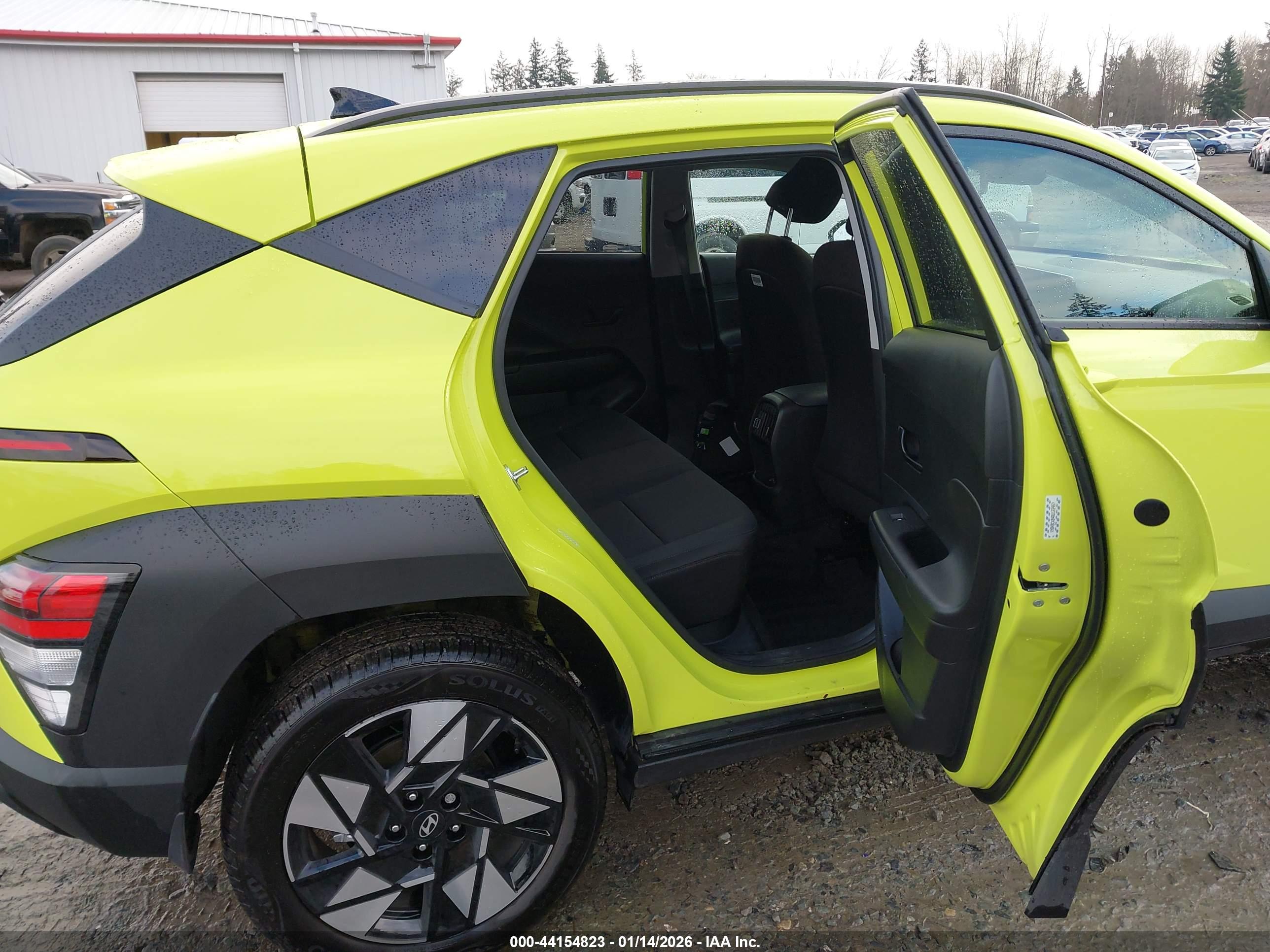 HYUNDAI KONA image 8