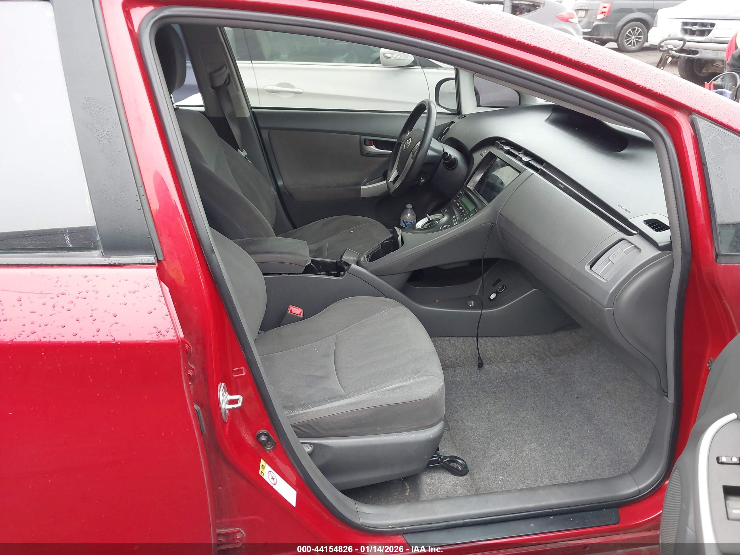 TOYOTA PRIUS image 5
