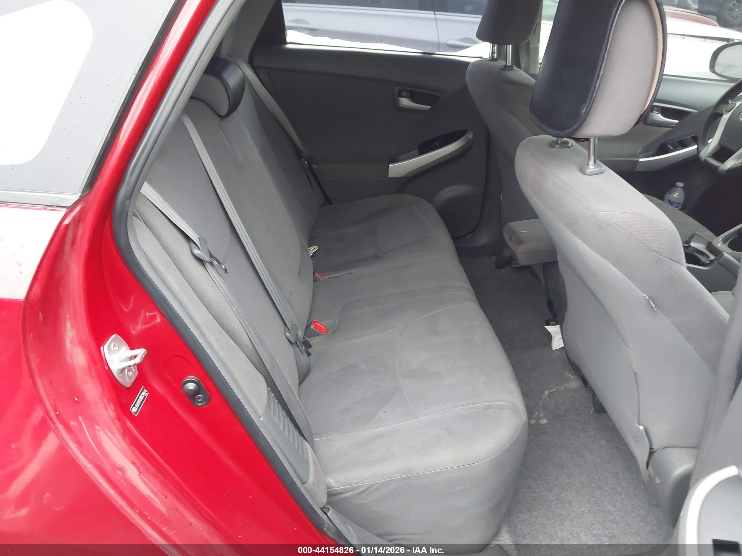 TOYOTA PRIUS image 8