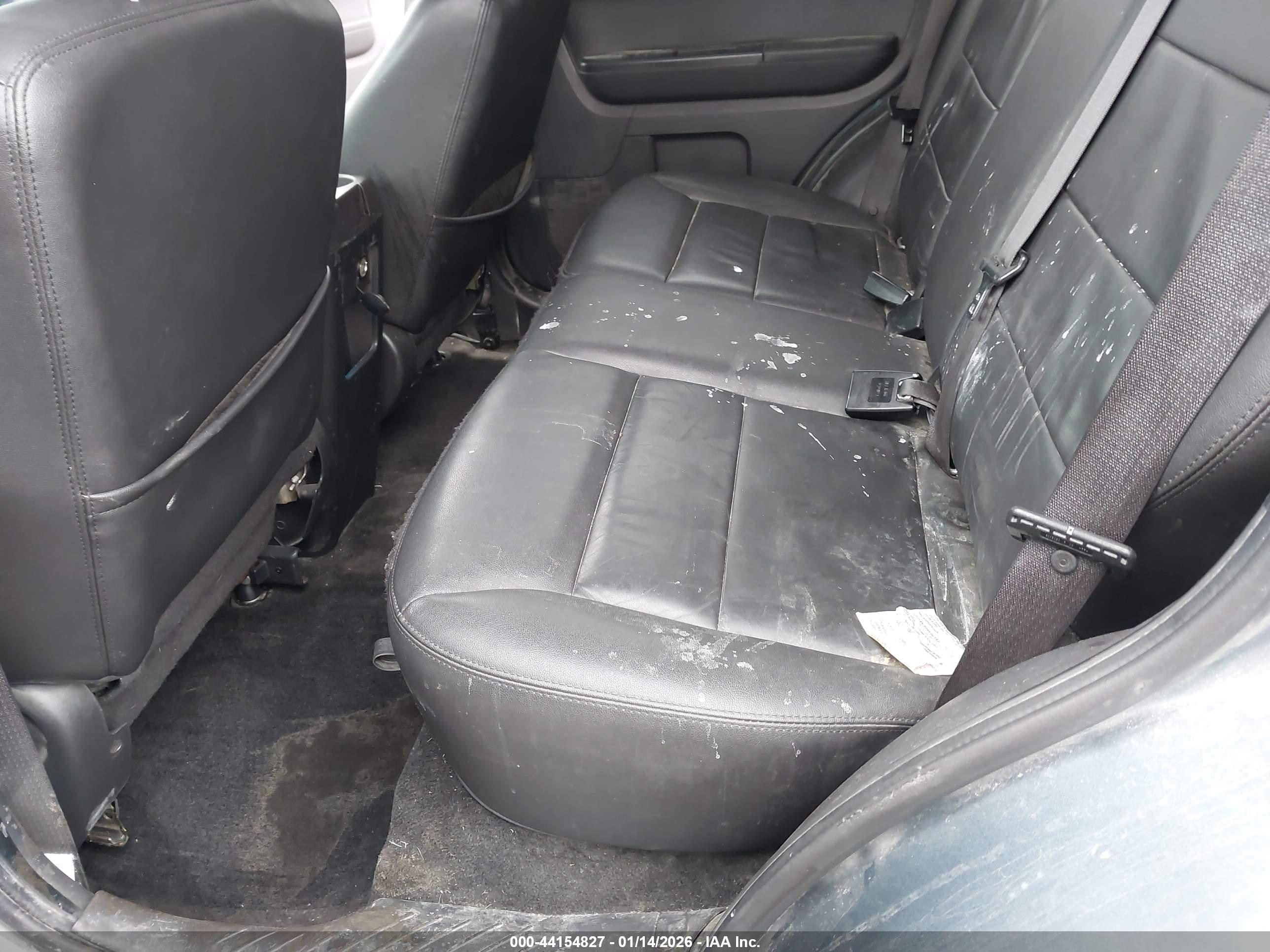 FORD ESCAPE image 8