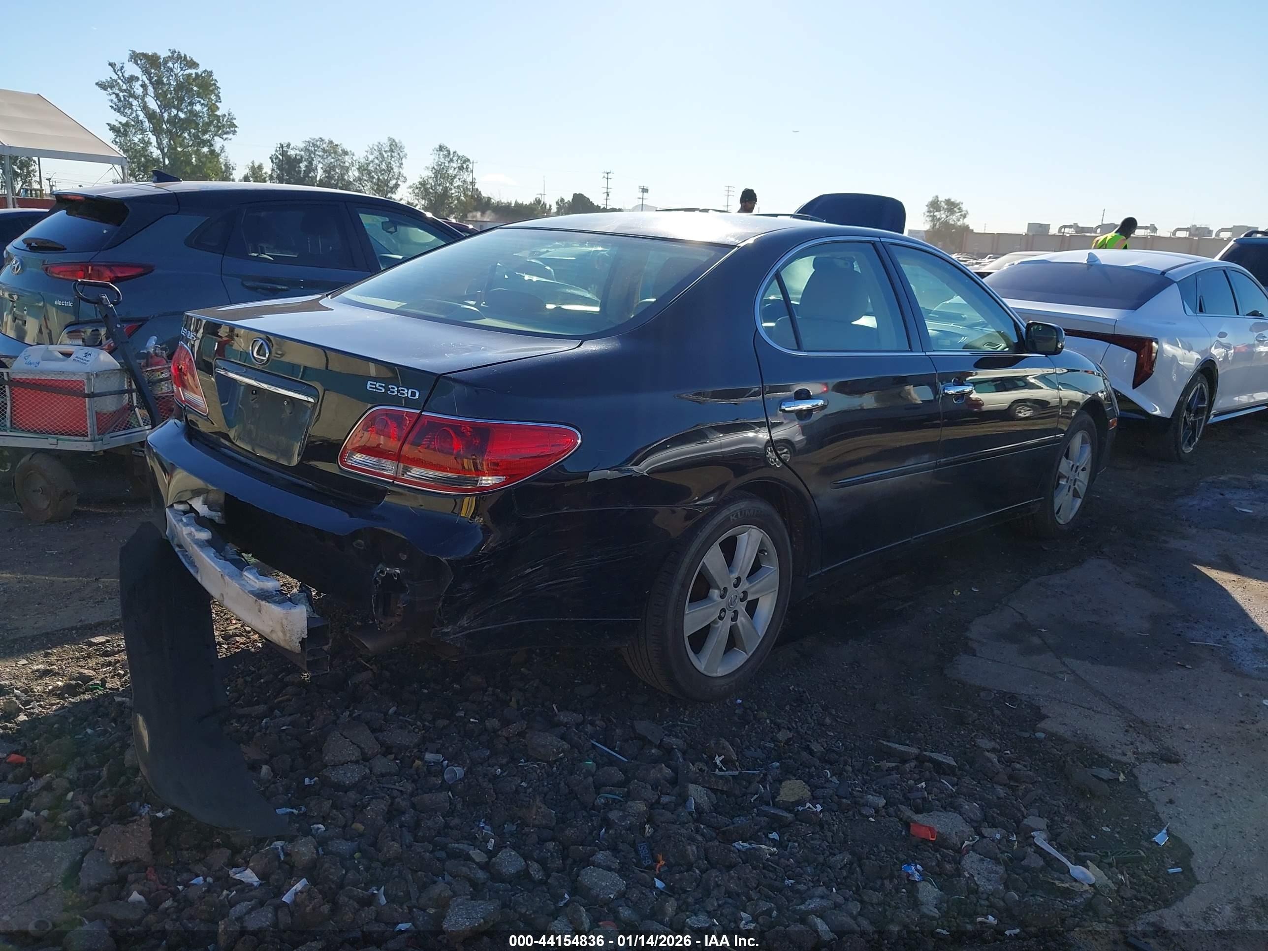 LEXUS ES image 4