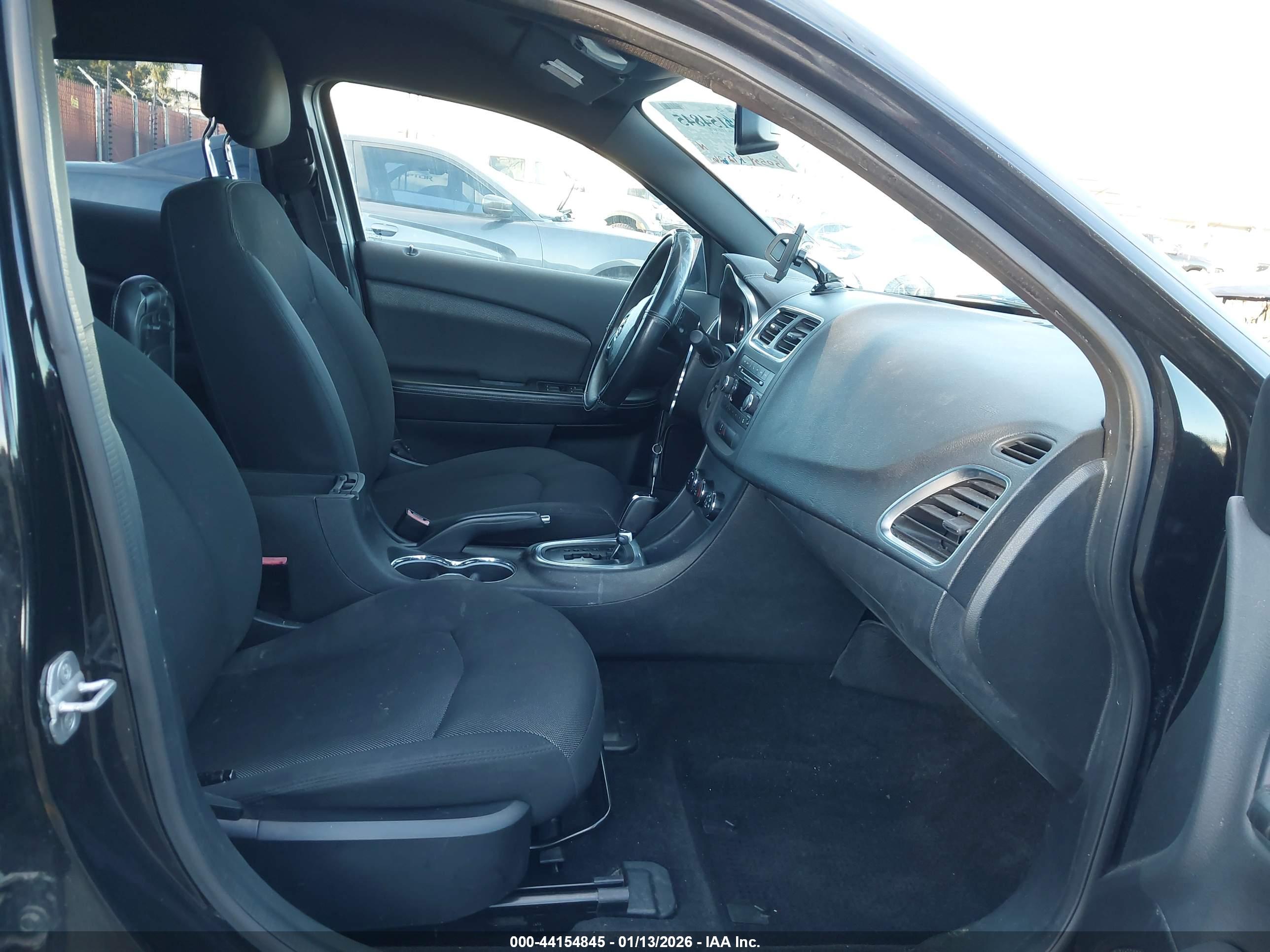 DODGE AVENGER image 5