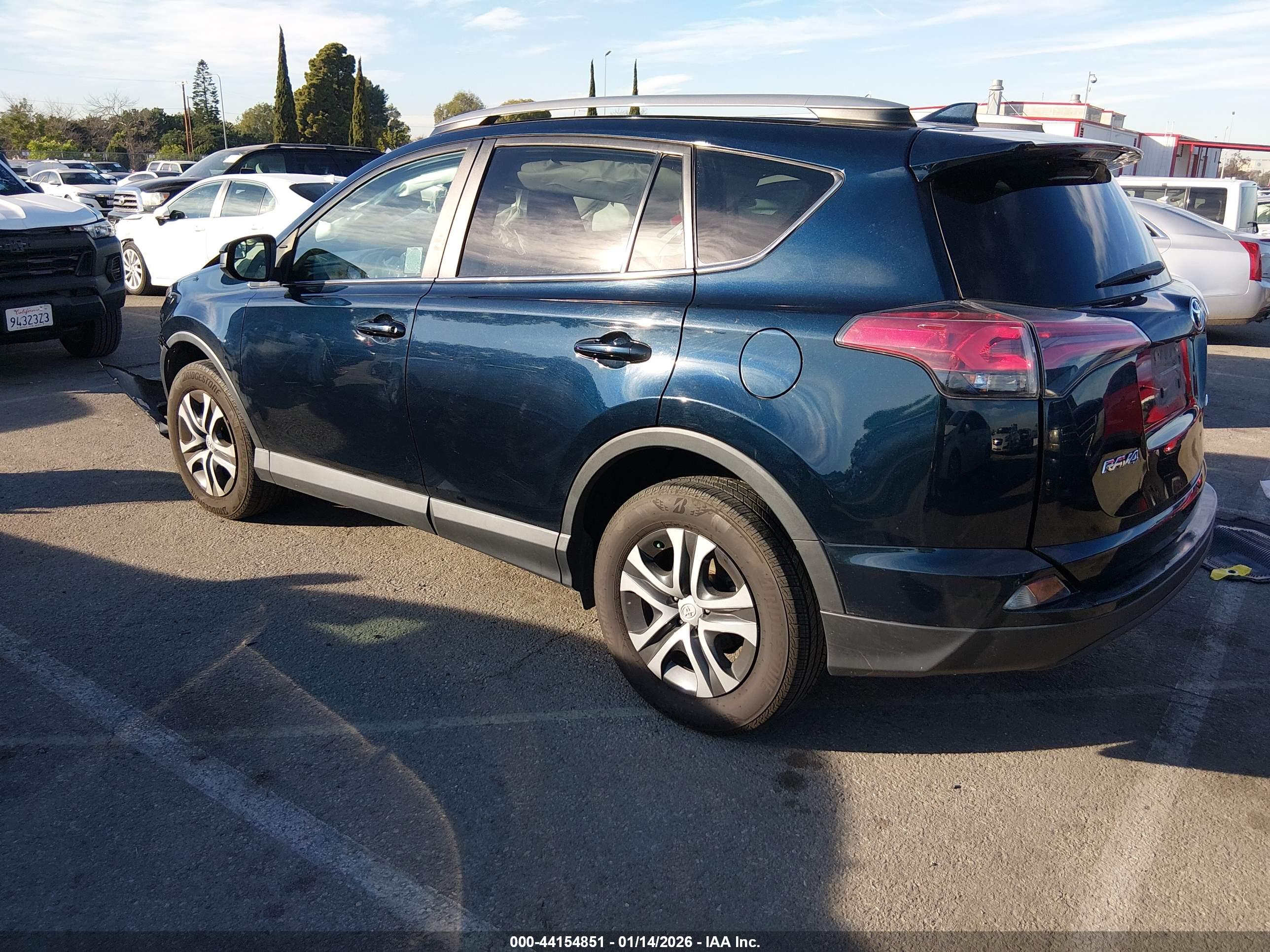 TOYOTA RAV4 image 3