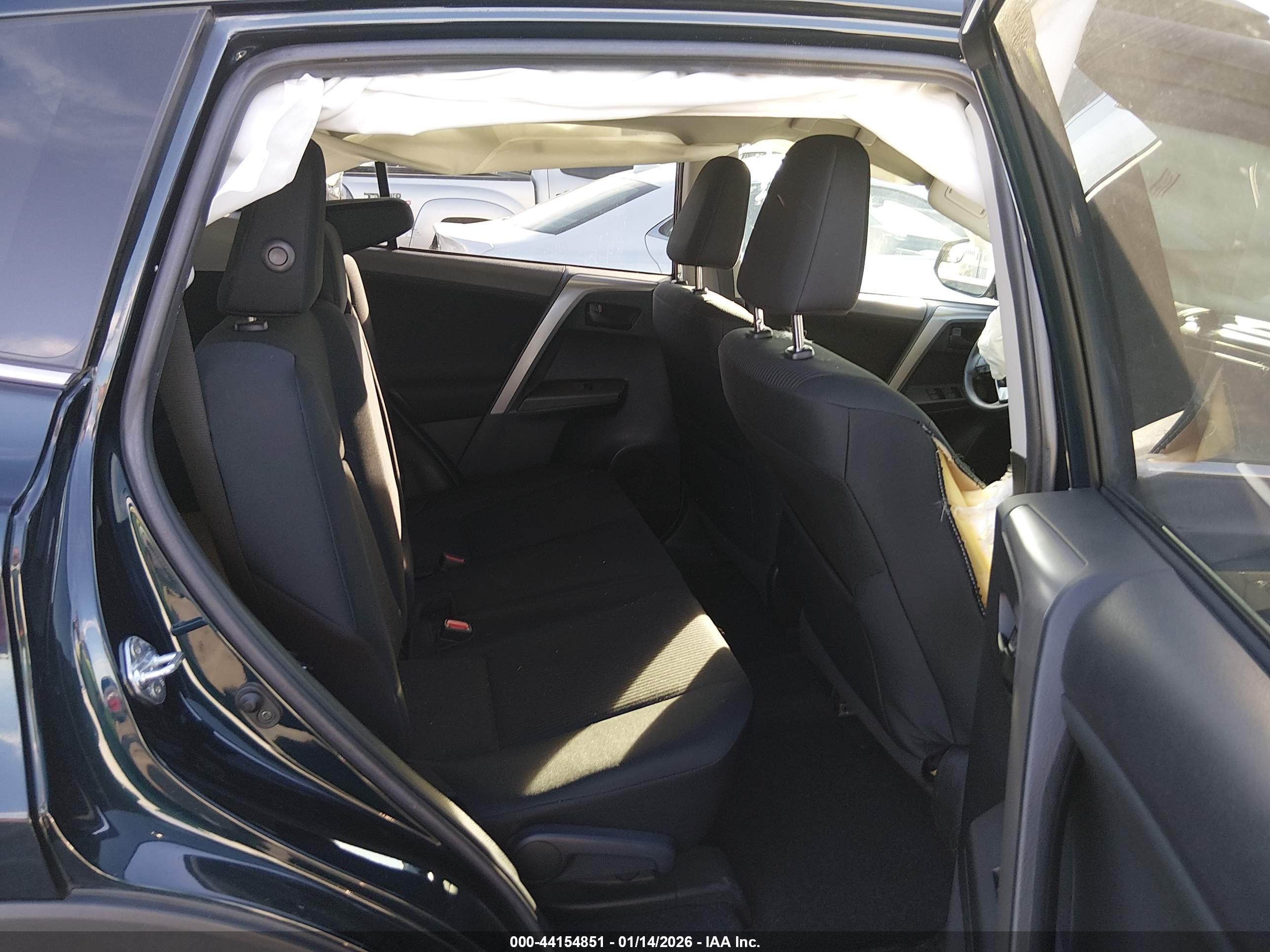 TOYOTA RAV4 image 8