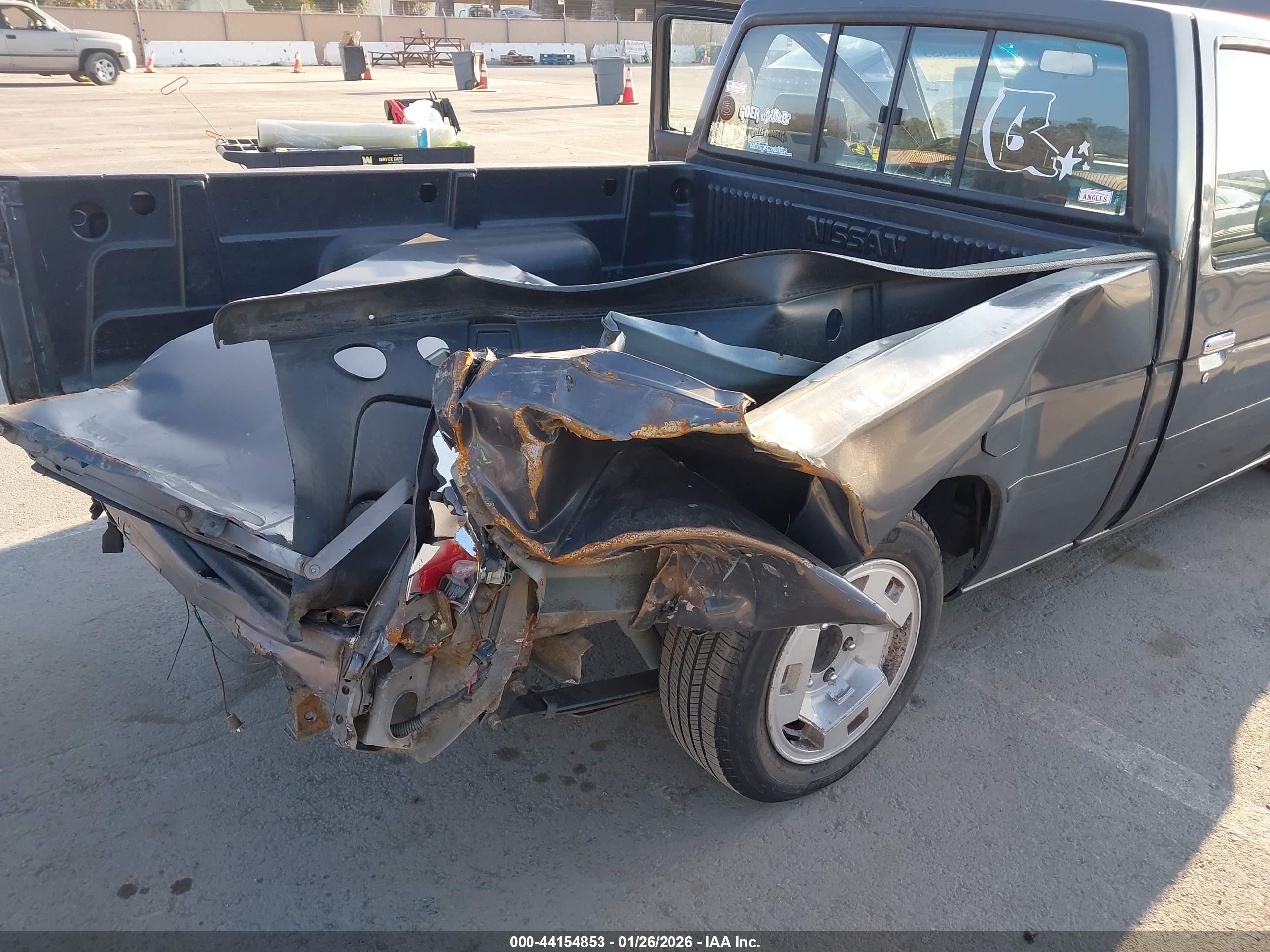 NISSAN D21 image 6