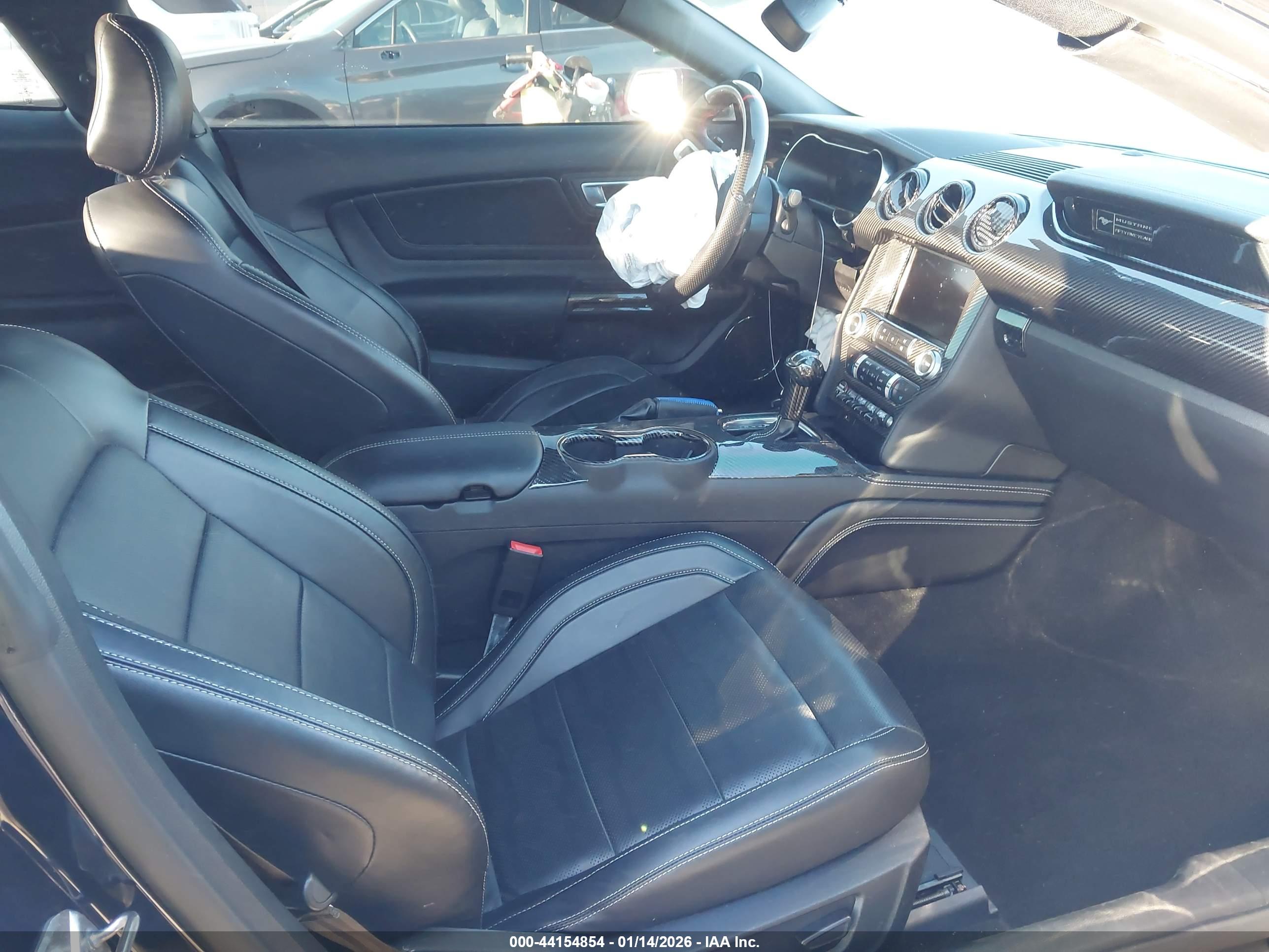 FORD MUSTANG image 5