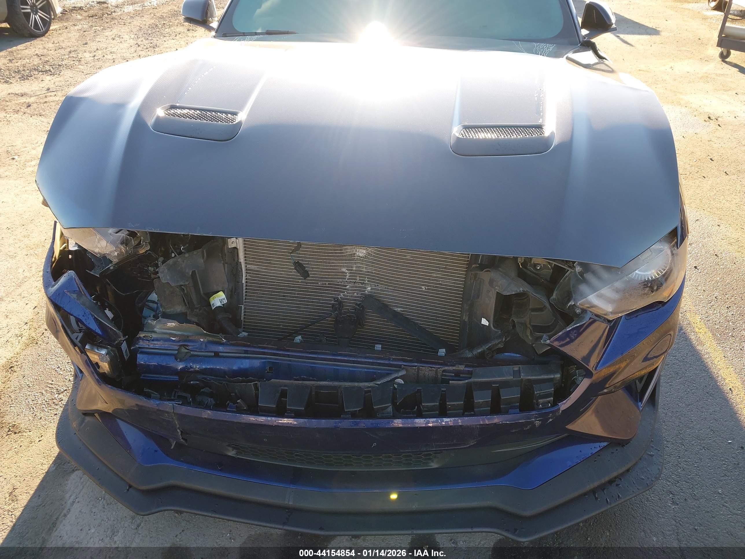 FORD MUSTANG image 6