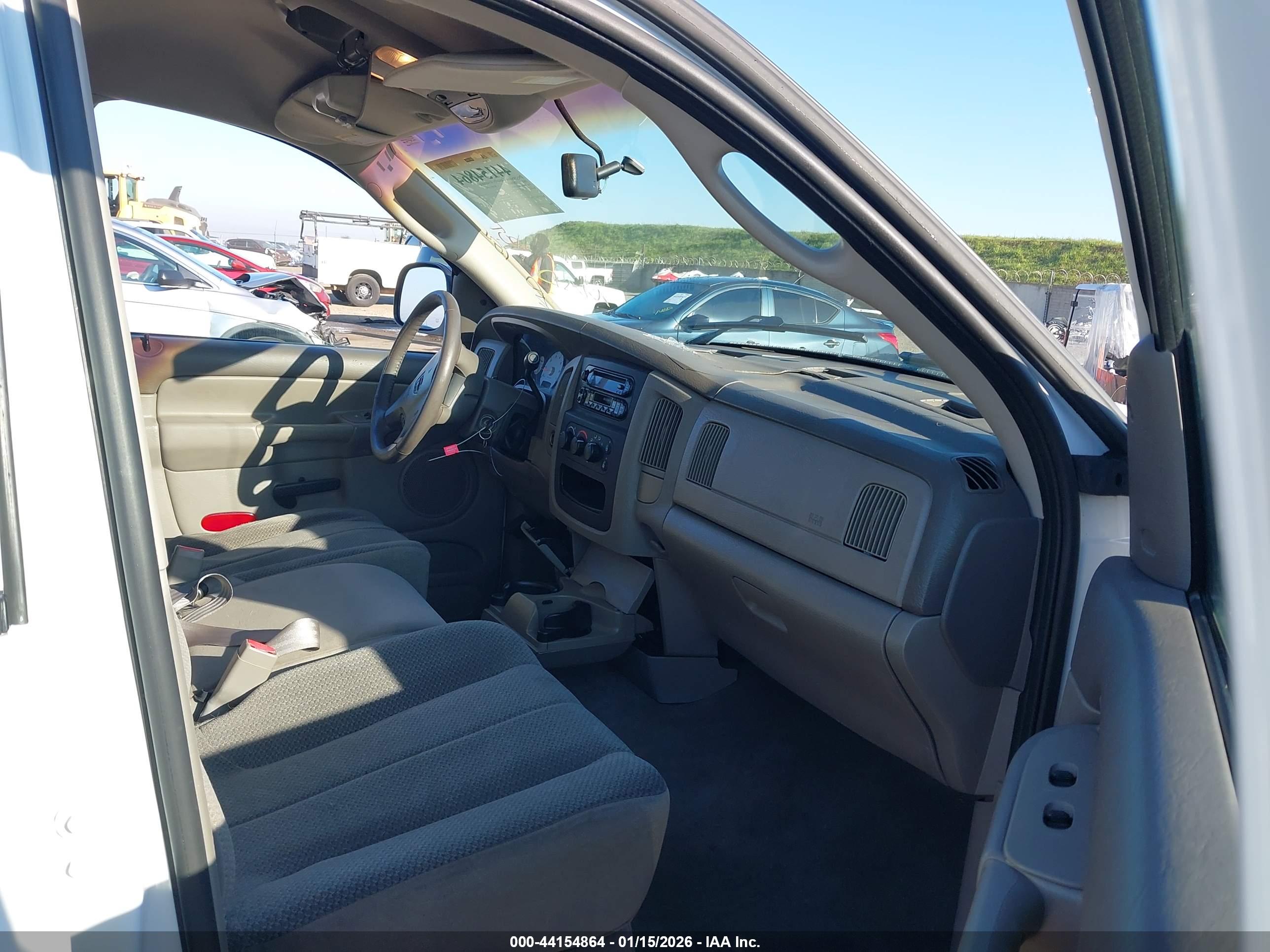 DODGE RAM image 5