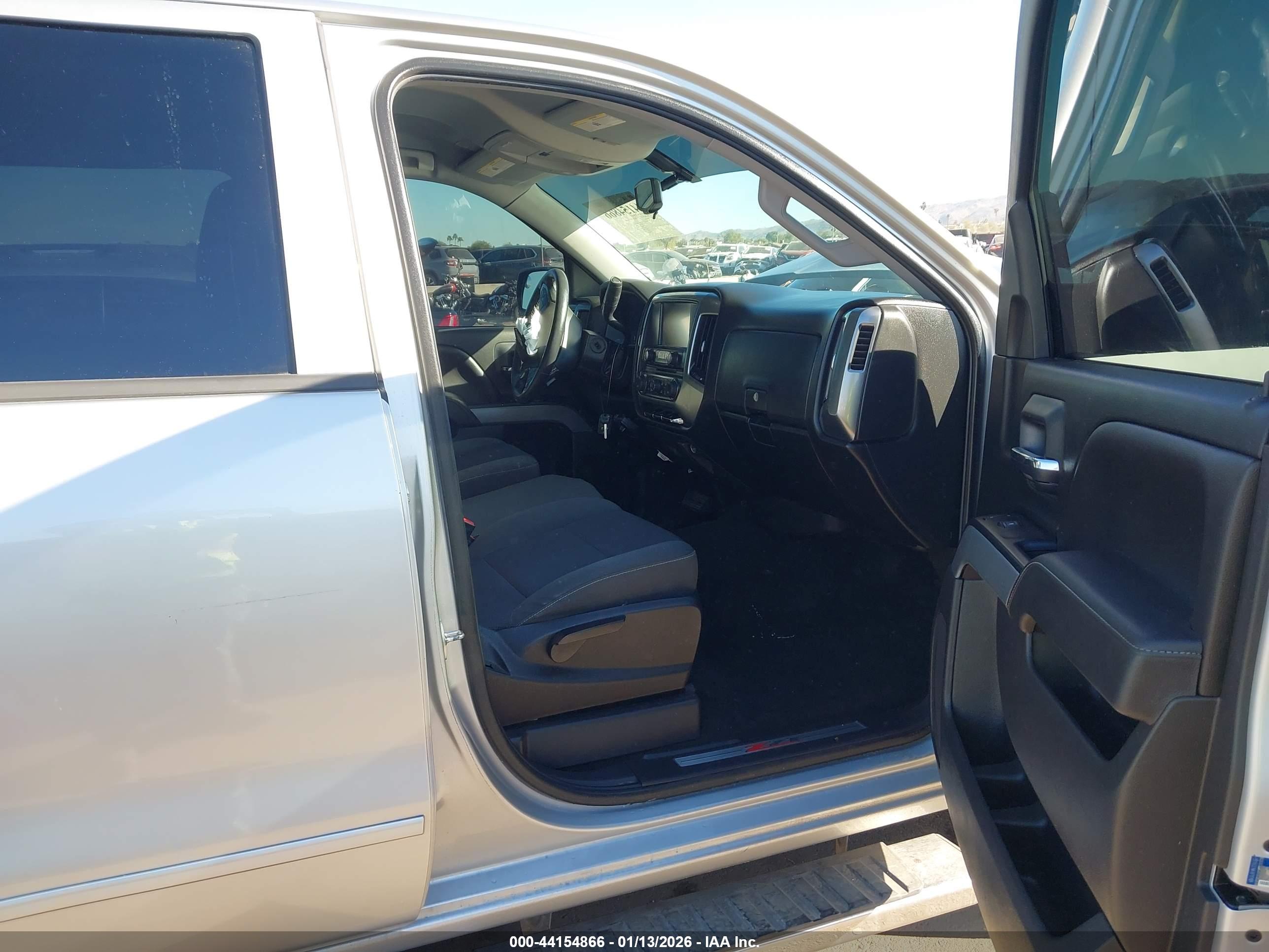 CHEVROLET SILVERADO image 5