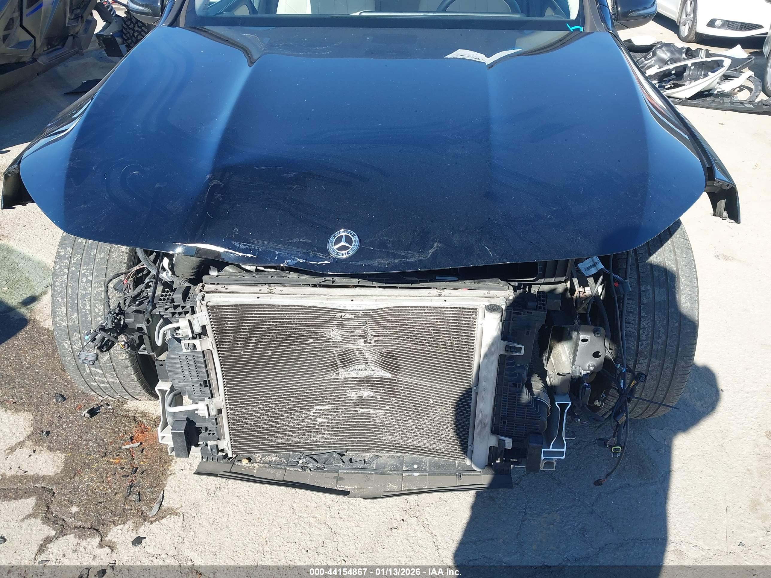 MERCEDES-BENZ GLB image 6