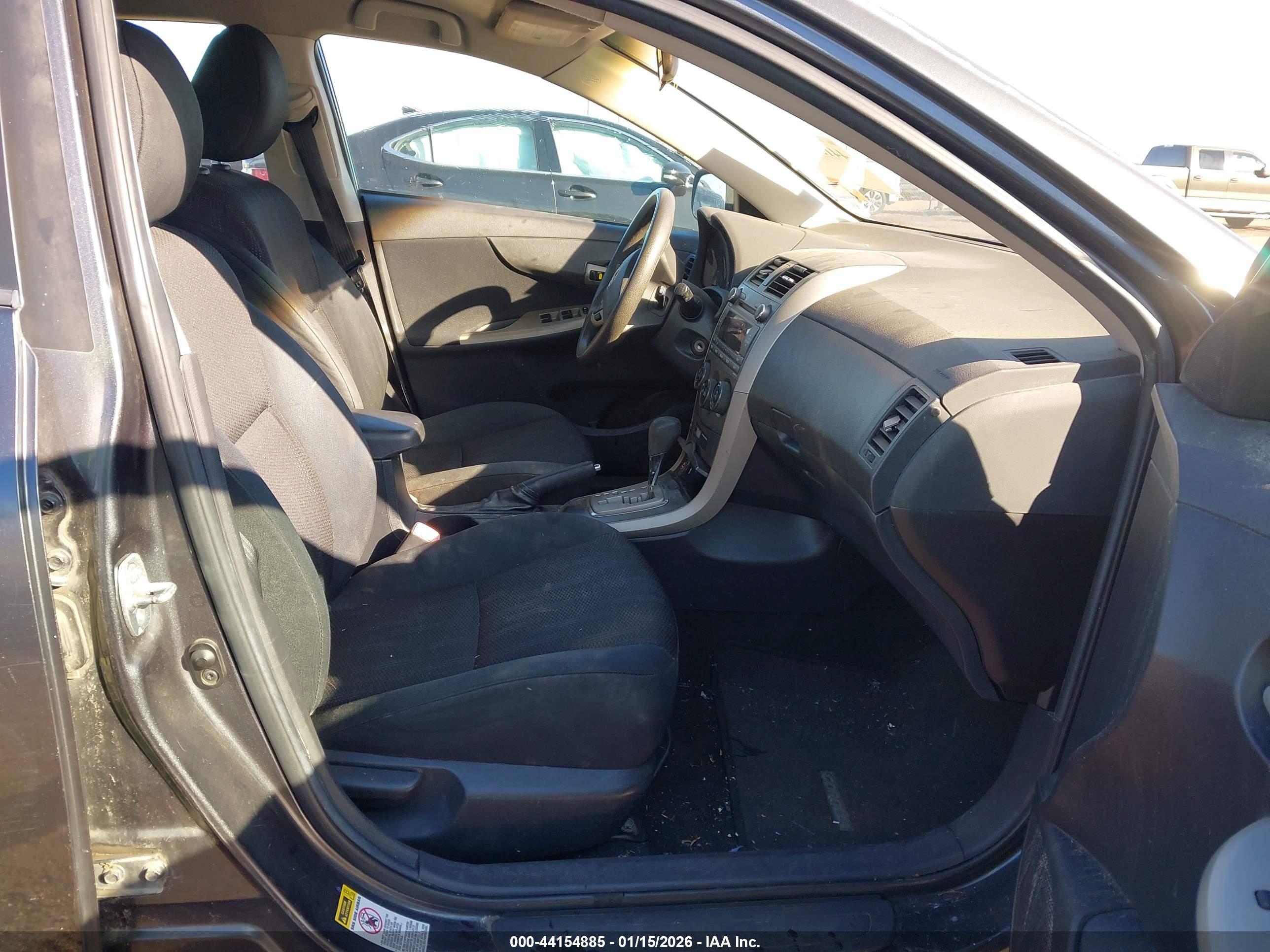 TOYOTA COROLLA image 5
