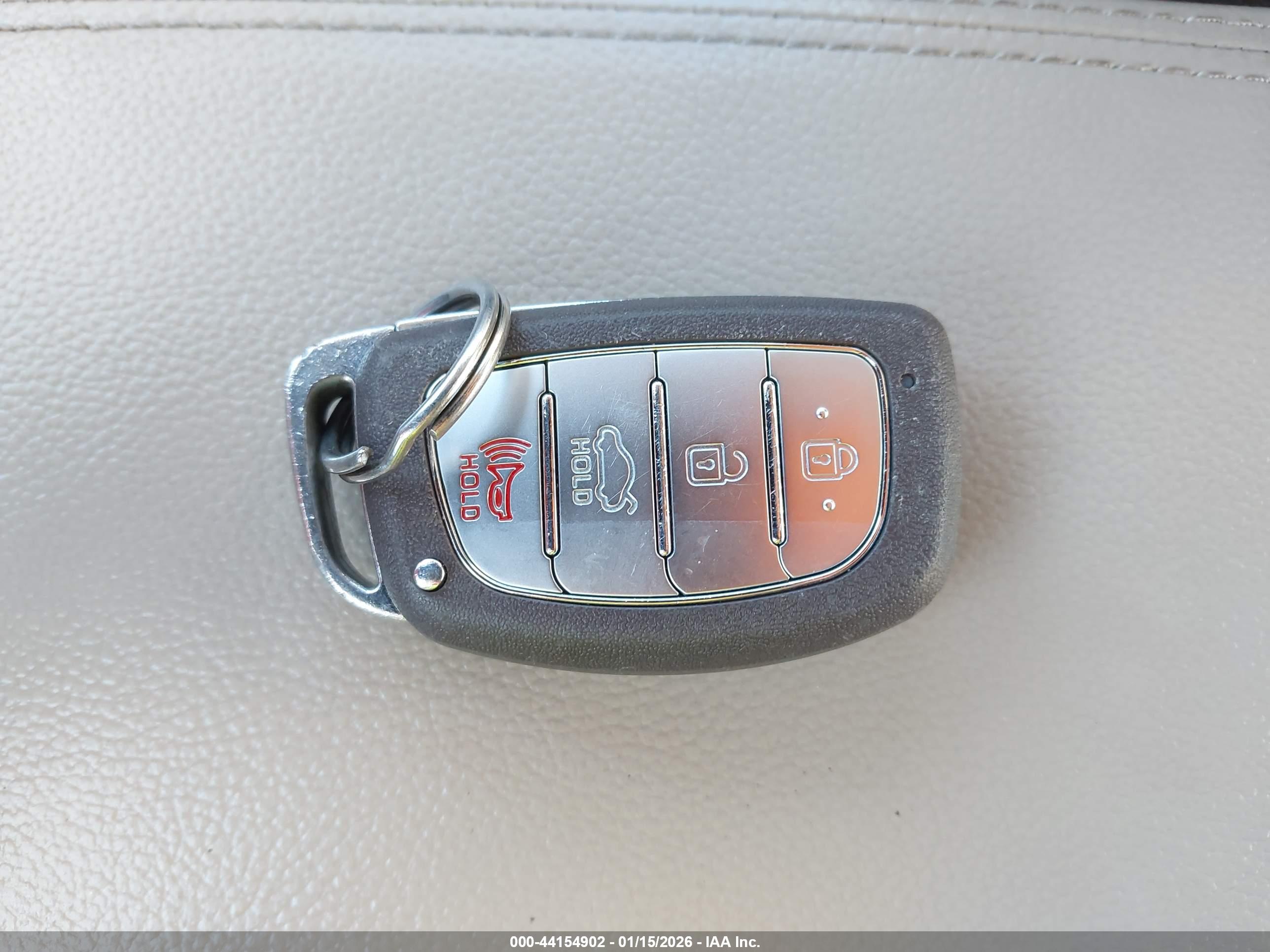 HYUNDAI ELANTRA image 11