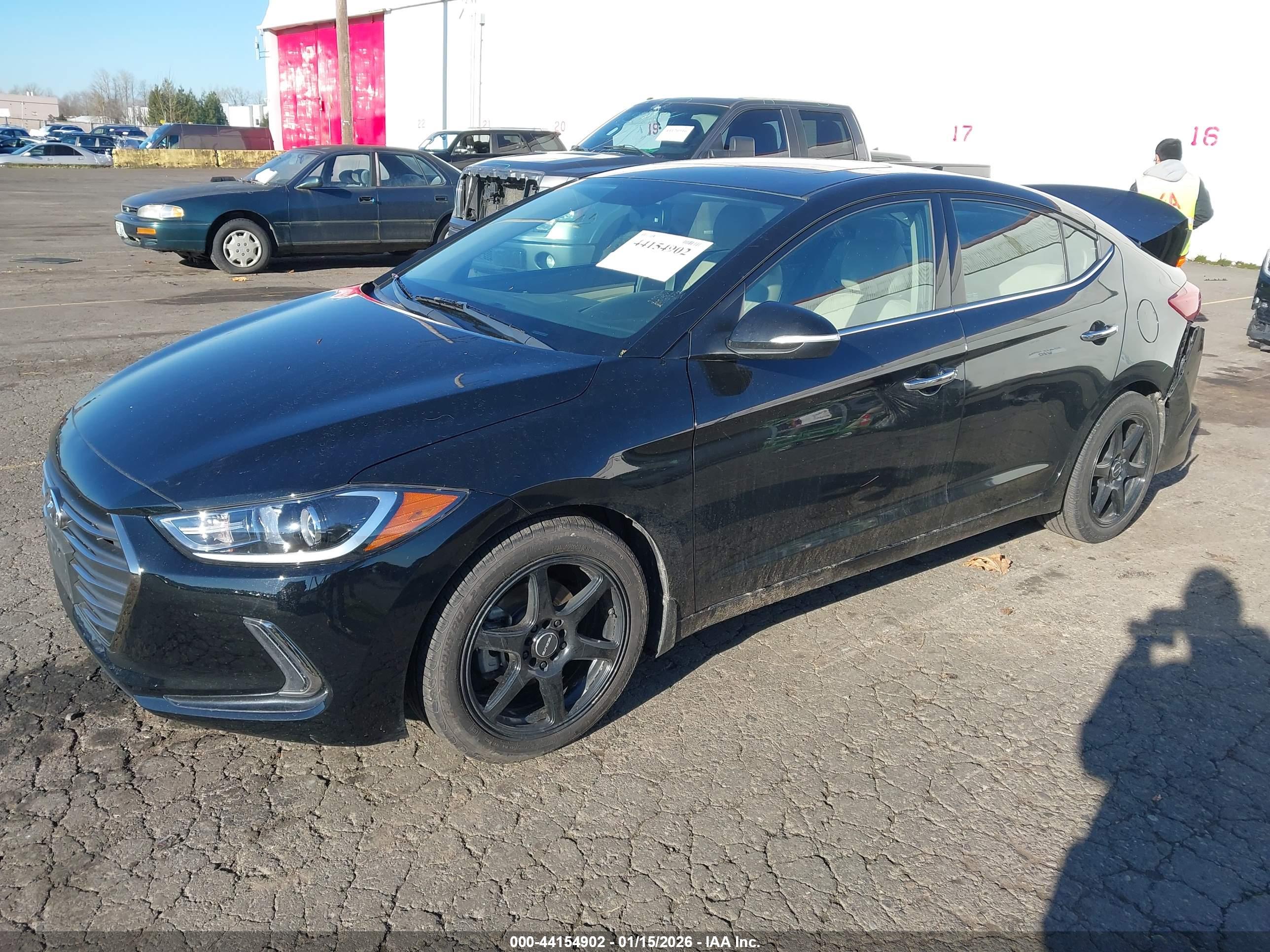 HYUNDAI ELANTRA image 2