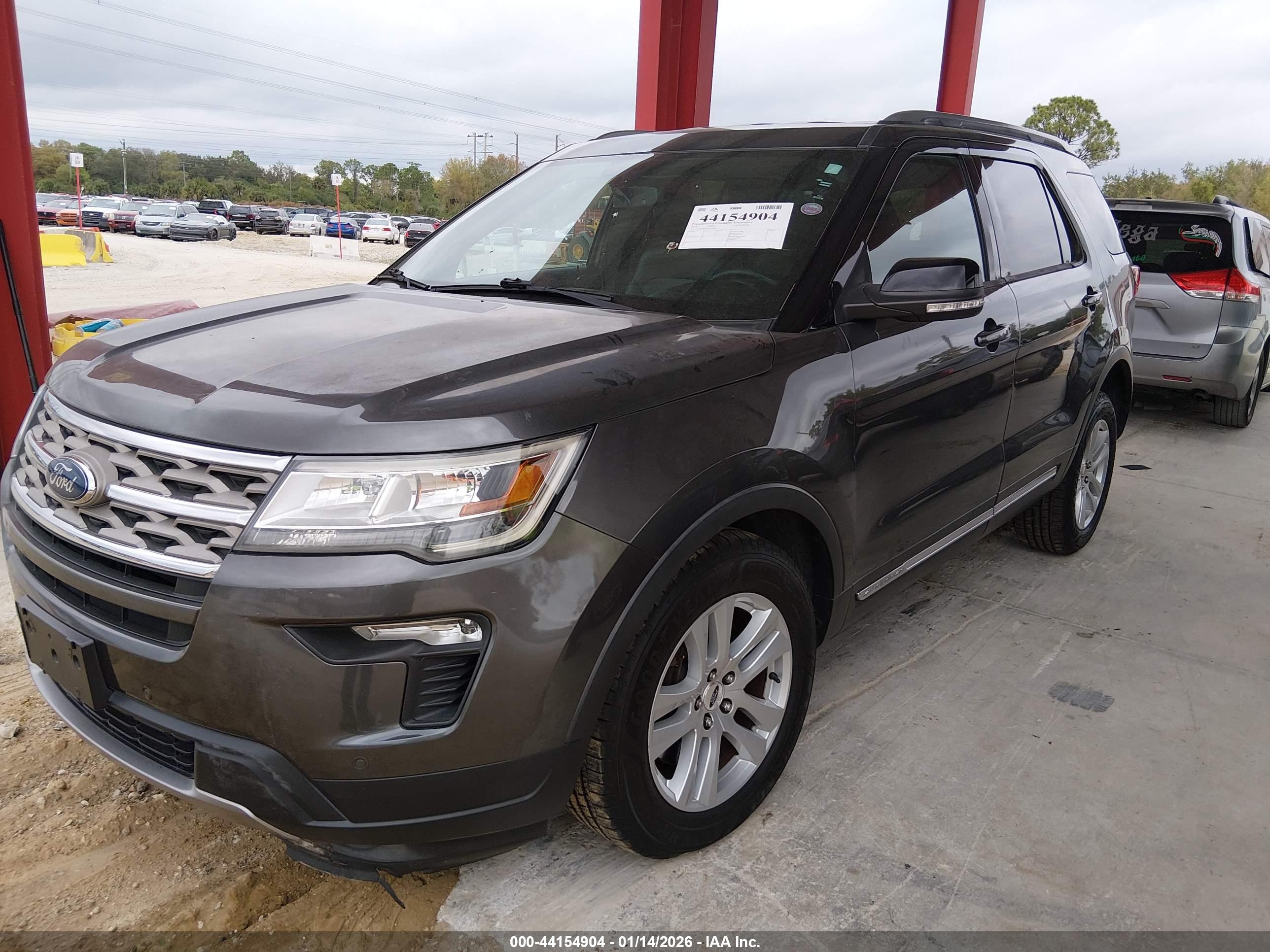 FORD EXPLORER image 2