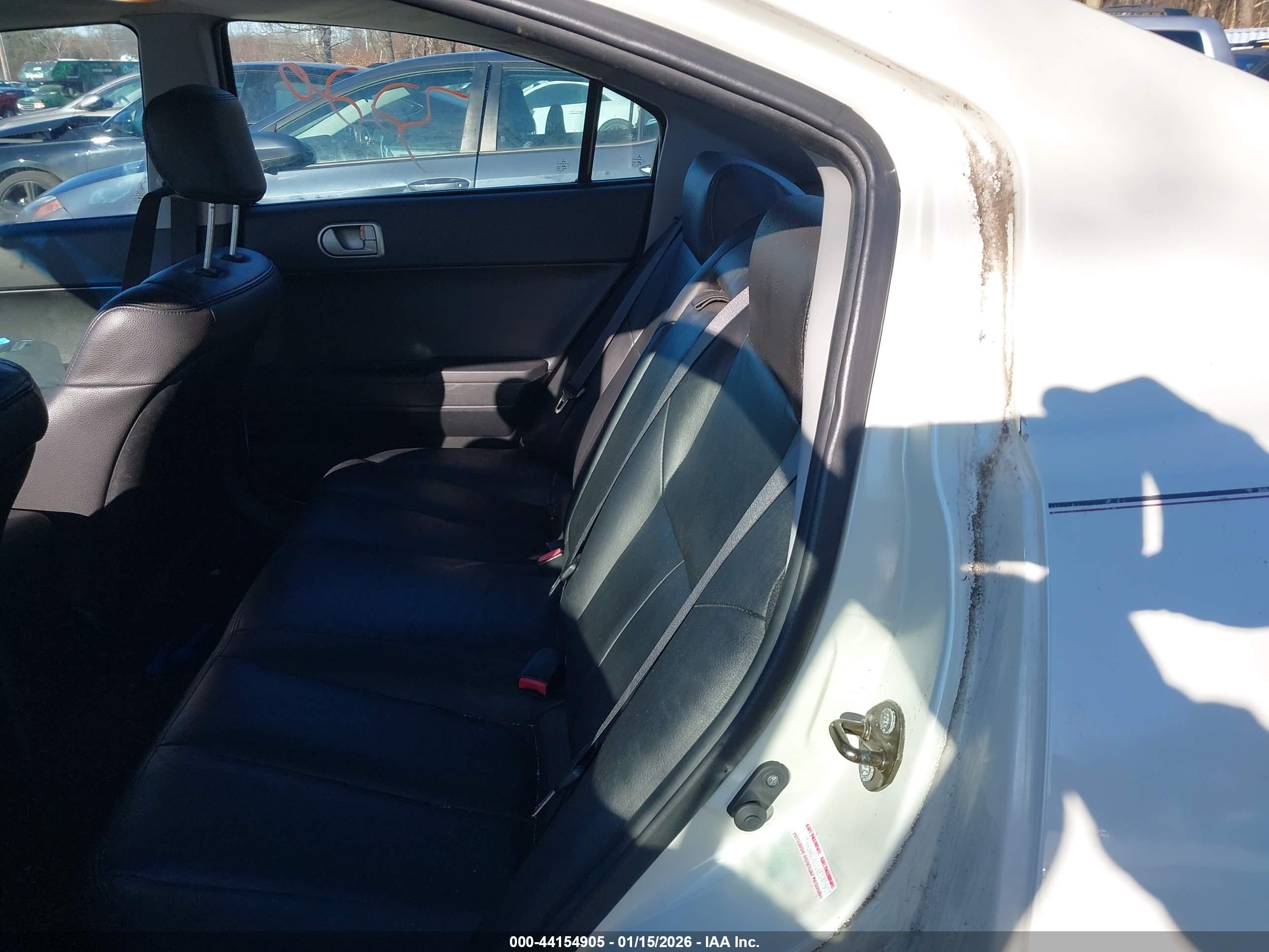 MITSUBISHI GALANT image 8