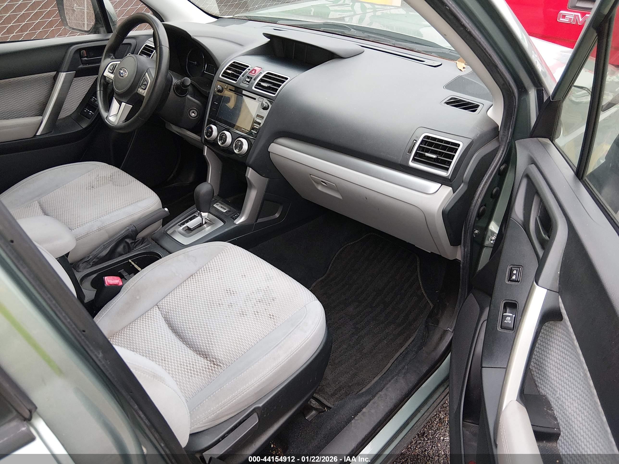 SUBARU FORESTER image 5