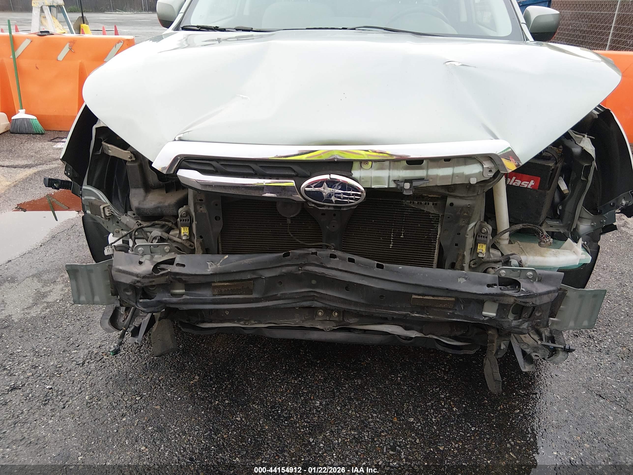 SUBARU FORESTER image 6