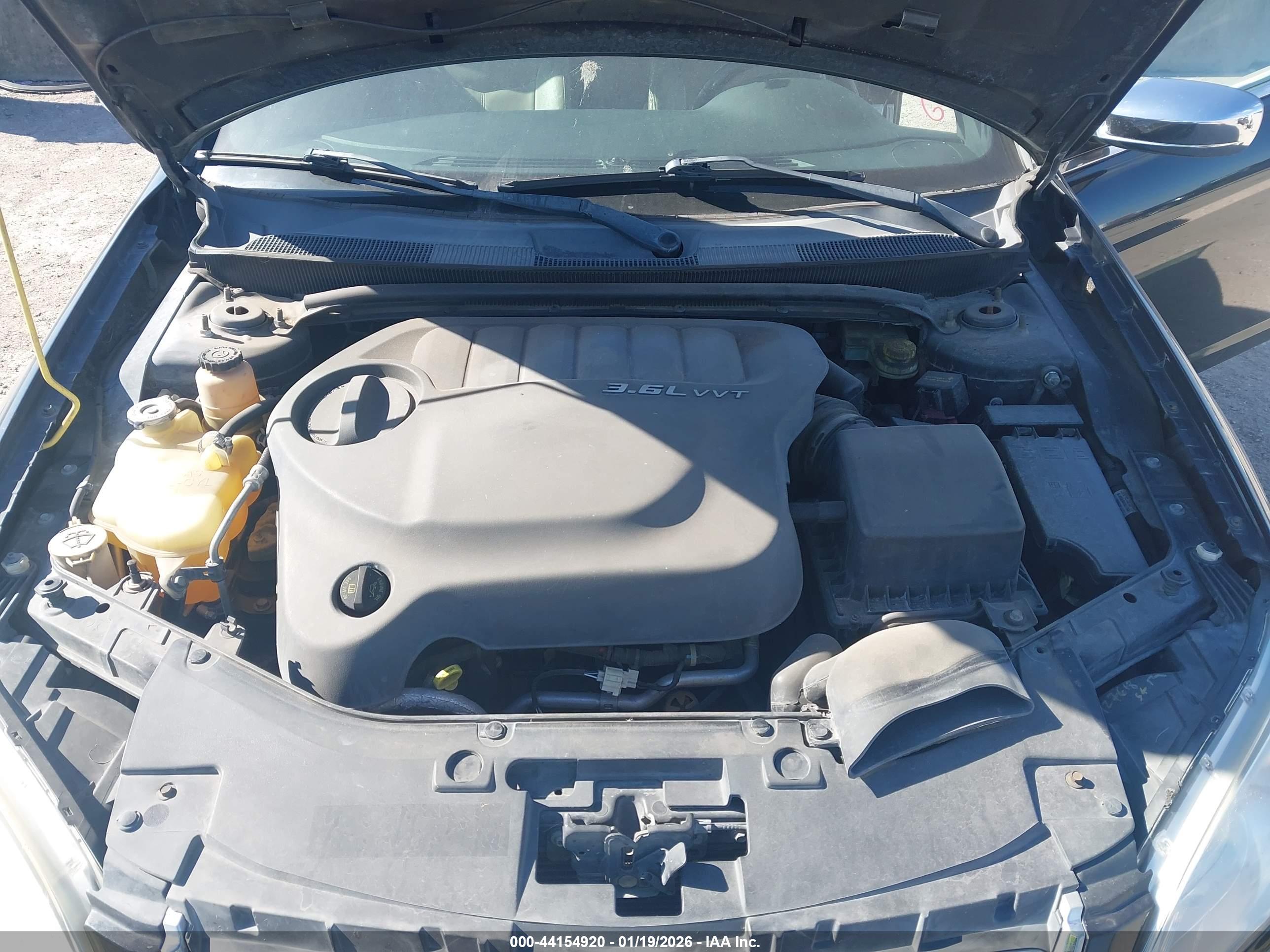CHRYSLER 200 image 10