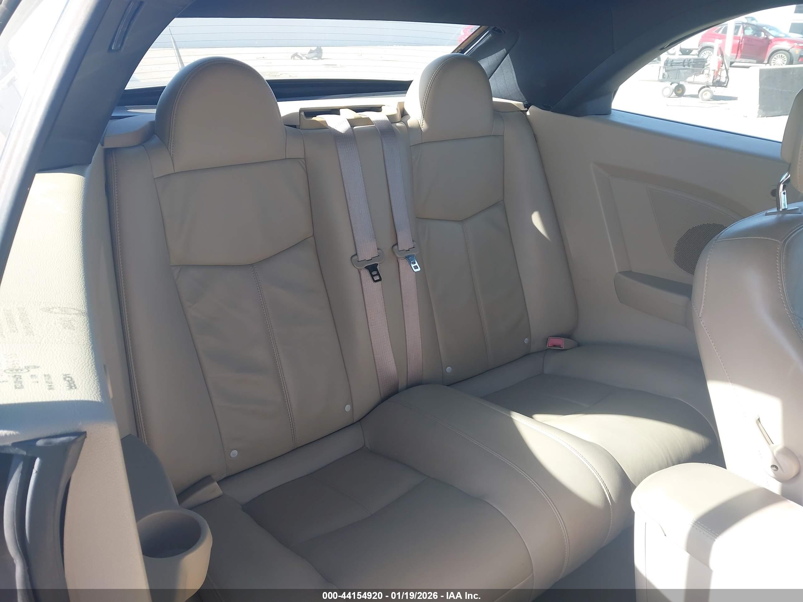 CHRYSLER 200 image 8