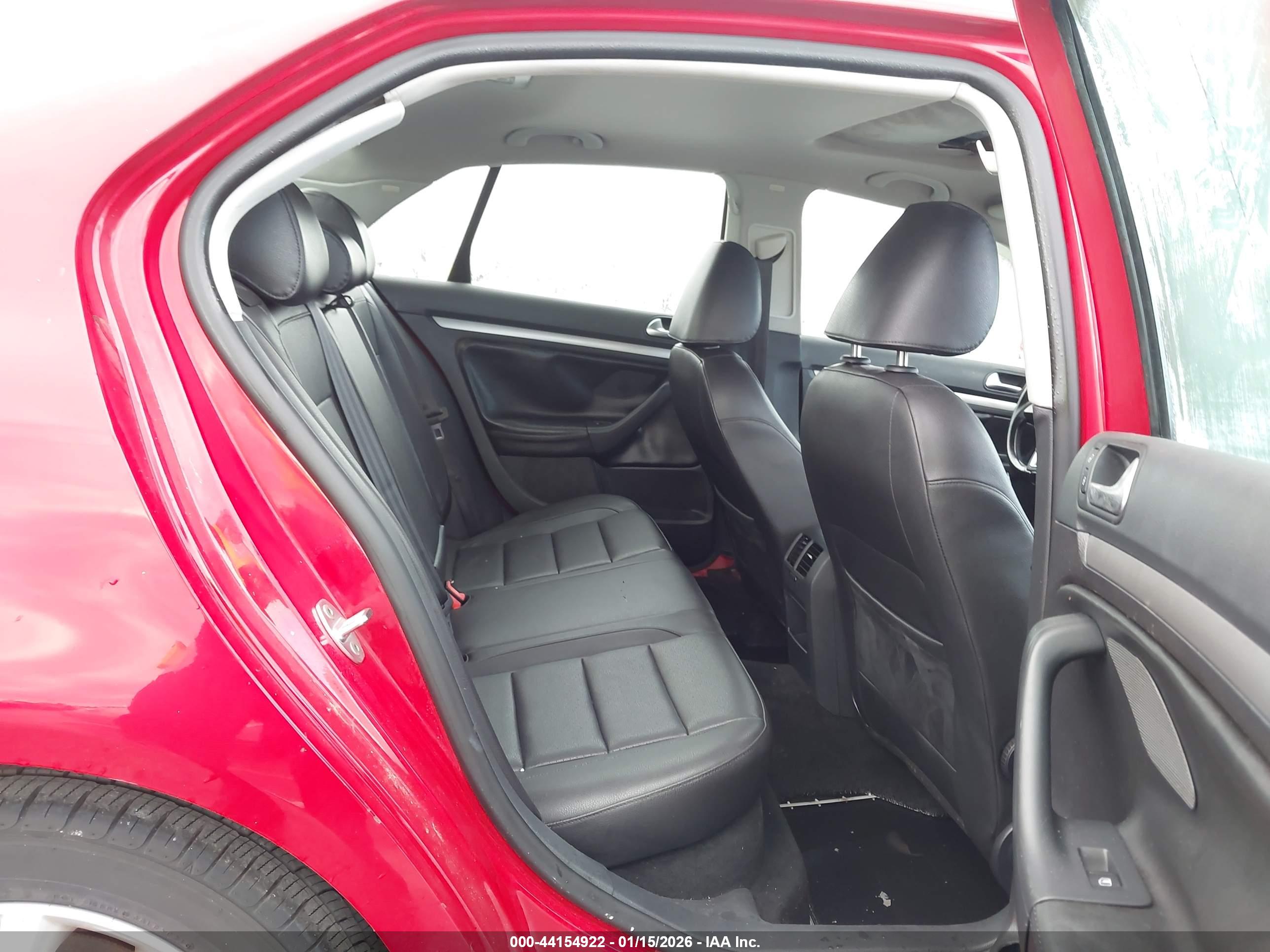 VOLKSWAGEN JETTA image 8