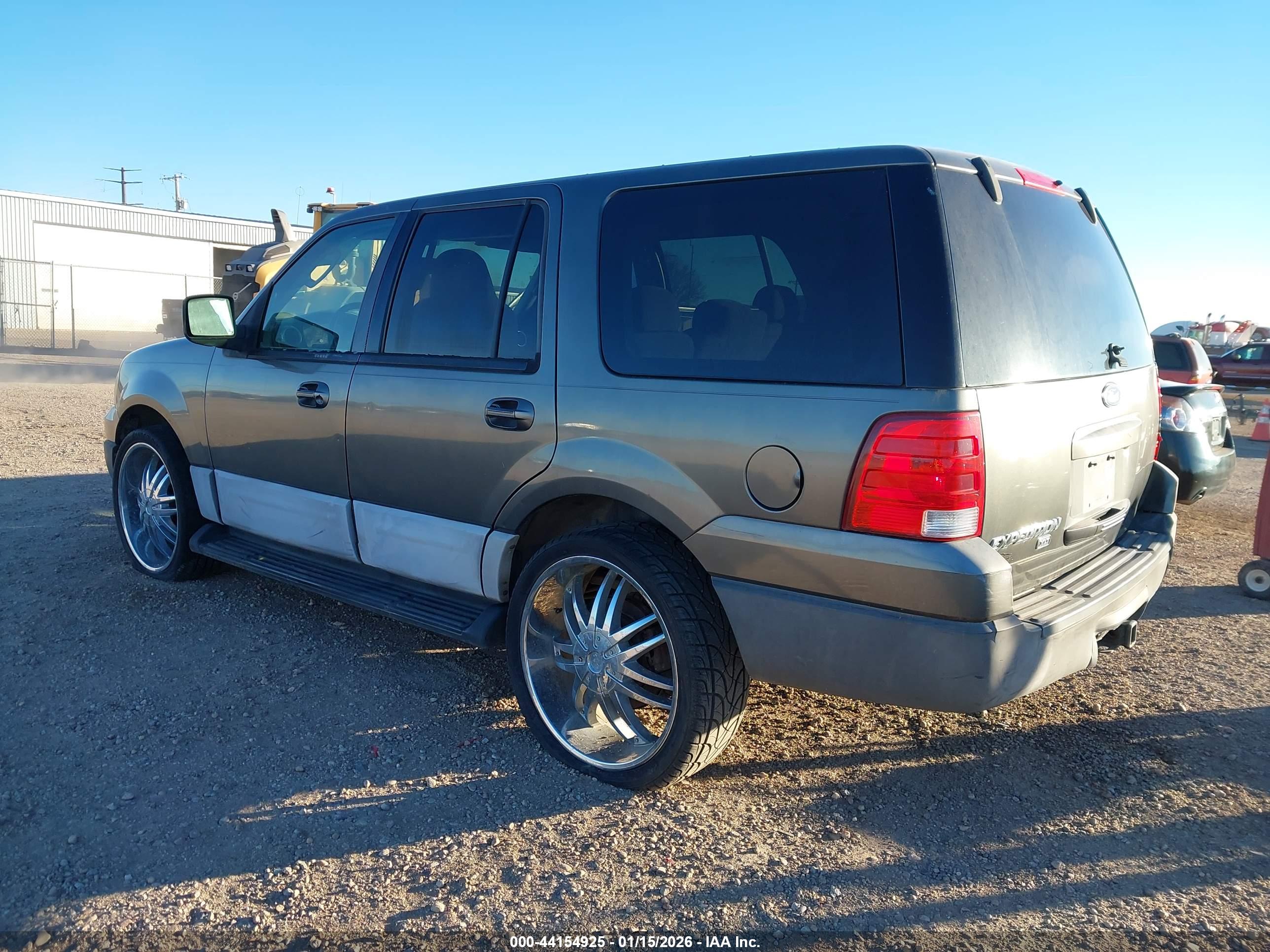 FORD EXPEDITION image 3