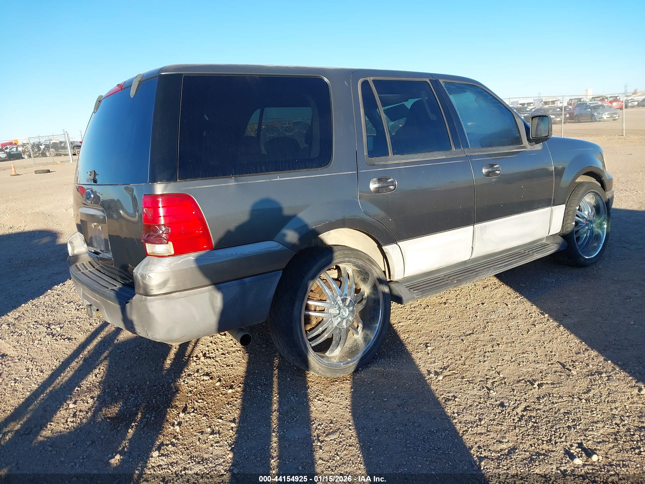 FORD EXPEDITION image 4