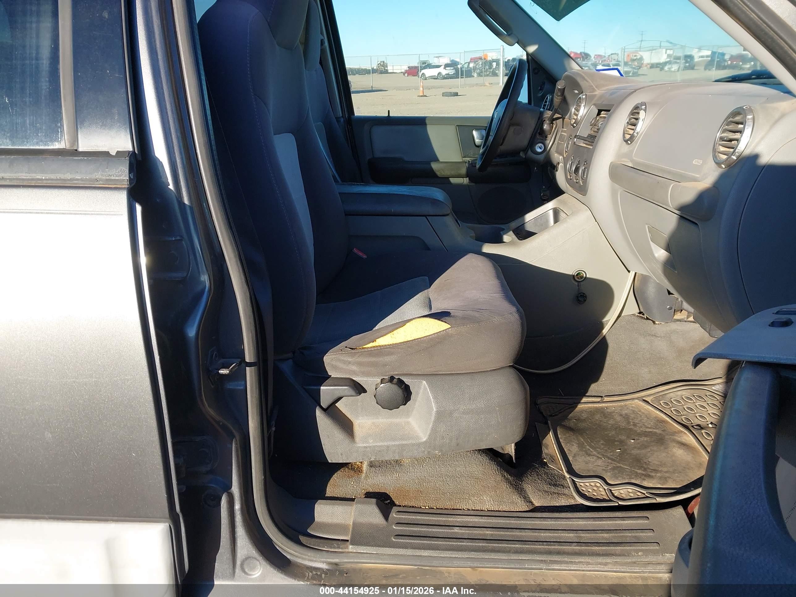 FORD EXPEDITION image 5