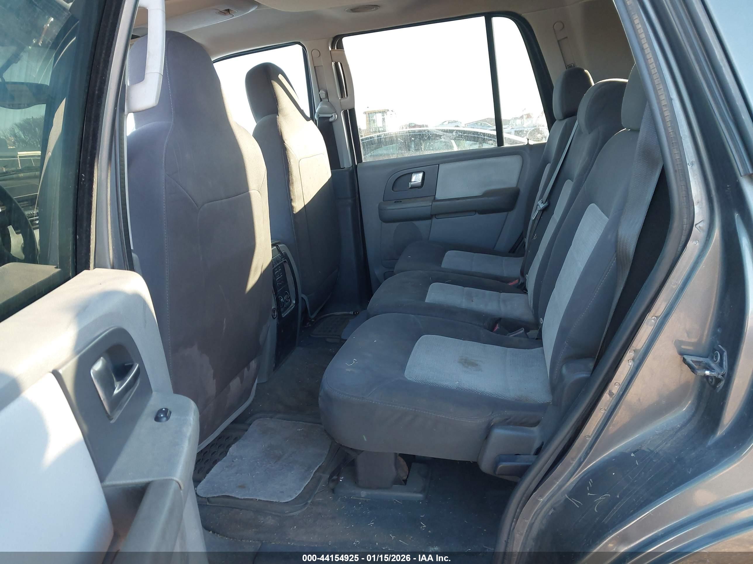 FORD EXPEDITION image 8