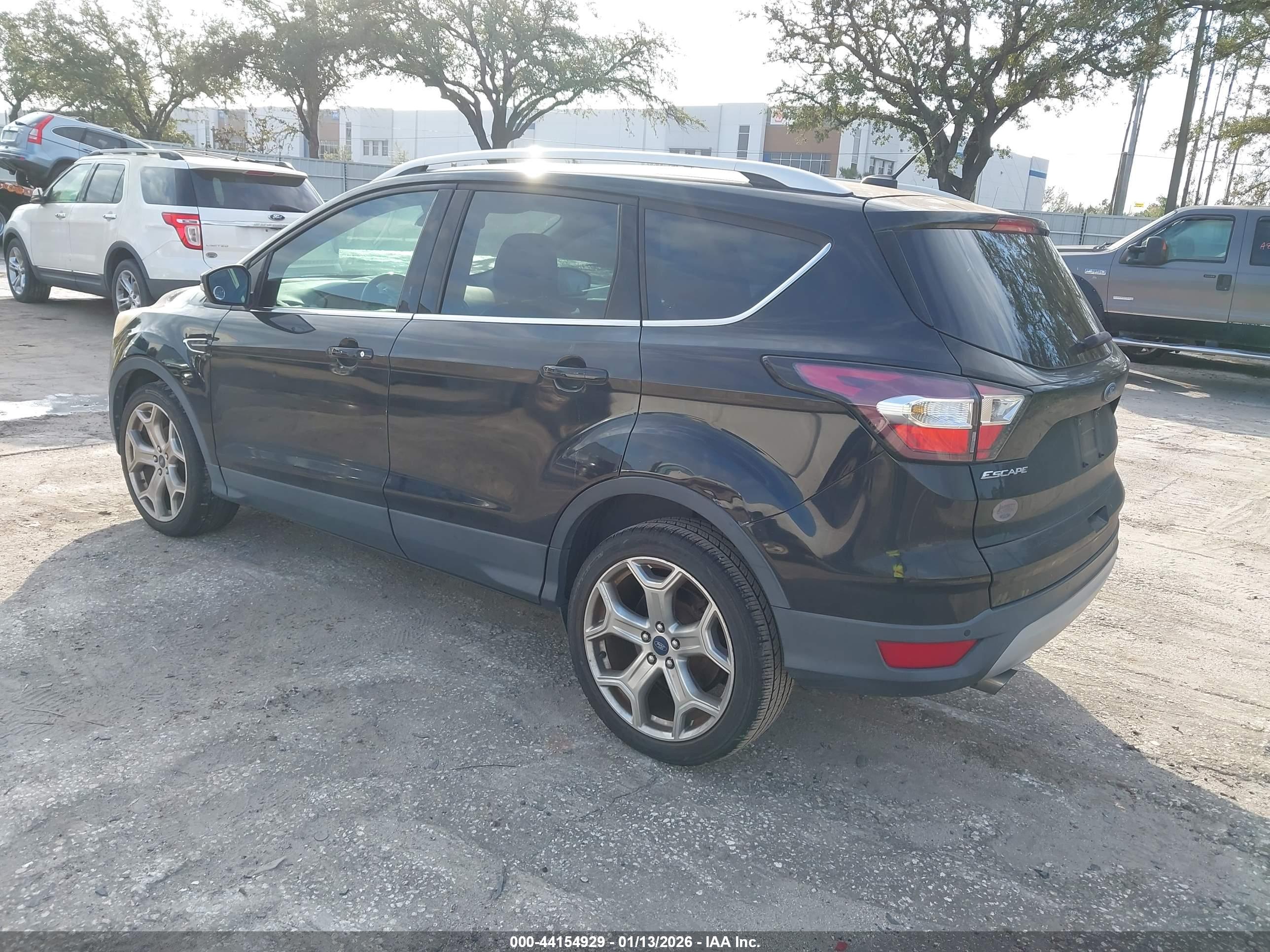 FORD ESCAPE image 3