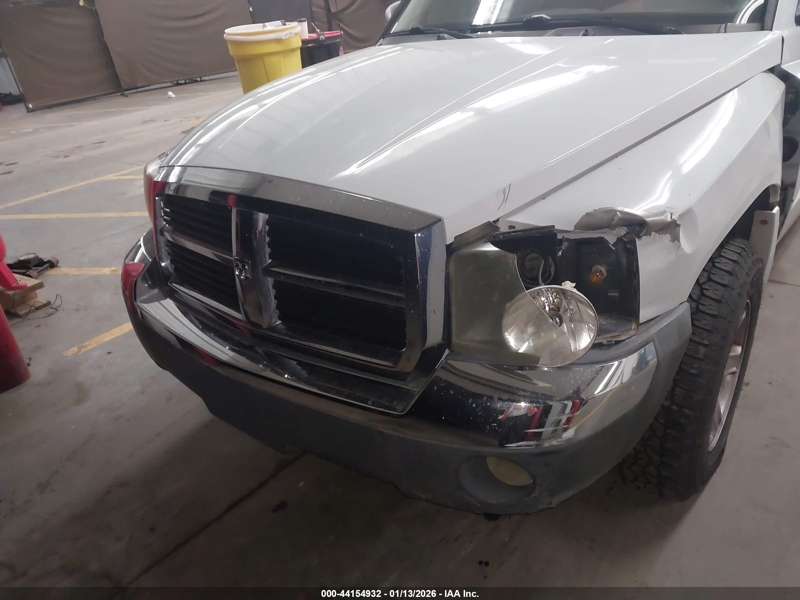 DODGE DAKOTA image 6