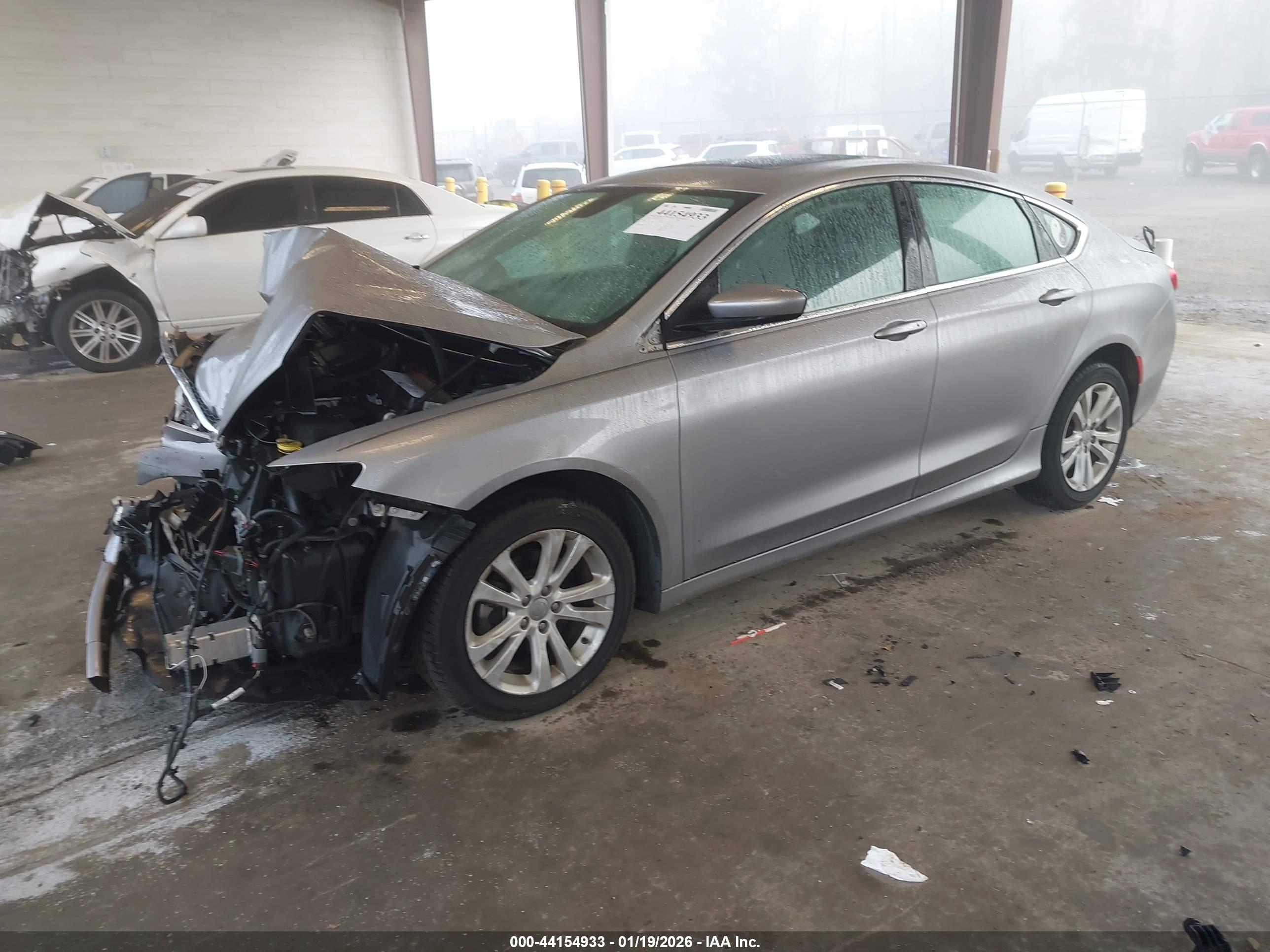 CHRYSLER 200 image 2