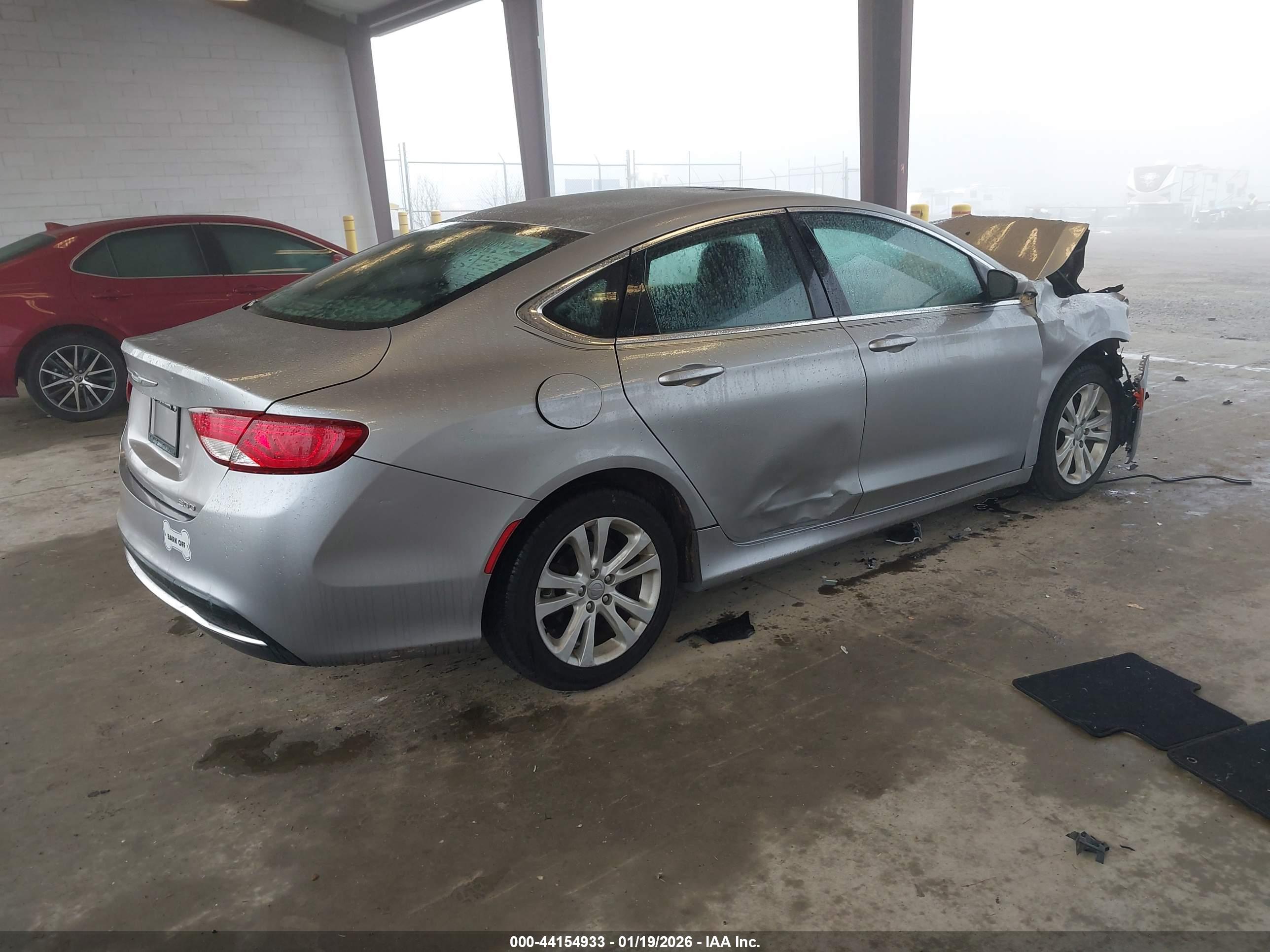 CHRYSLER 200 image 4