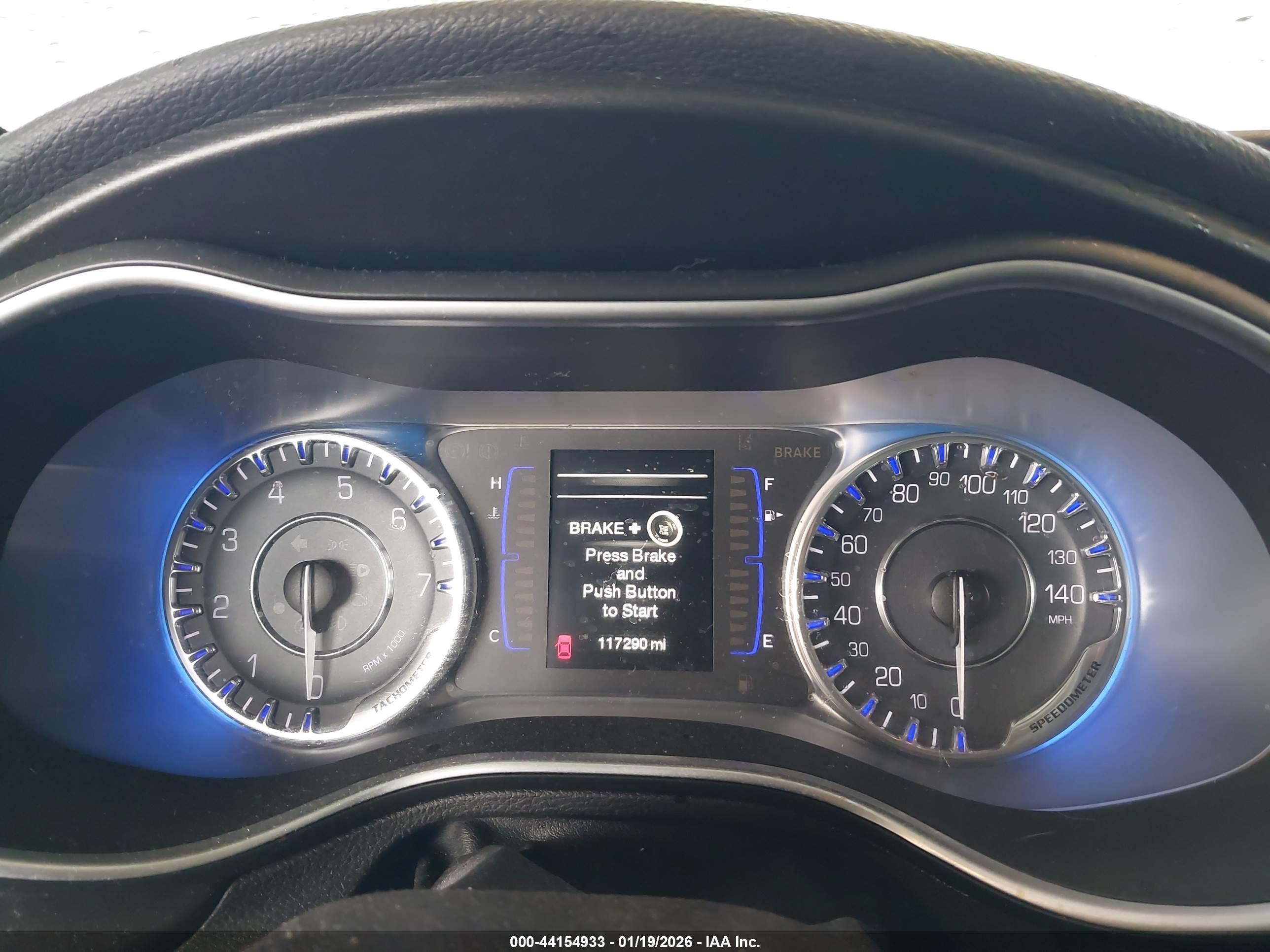 CHRYSLER 200 image 7