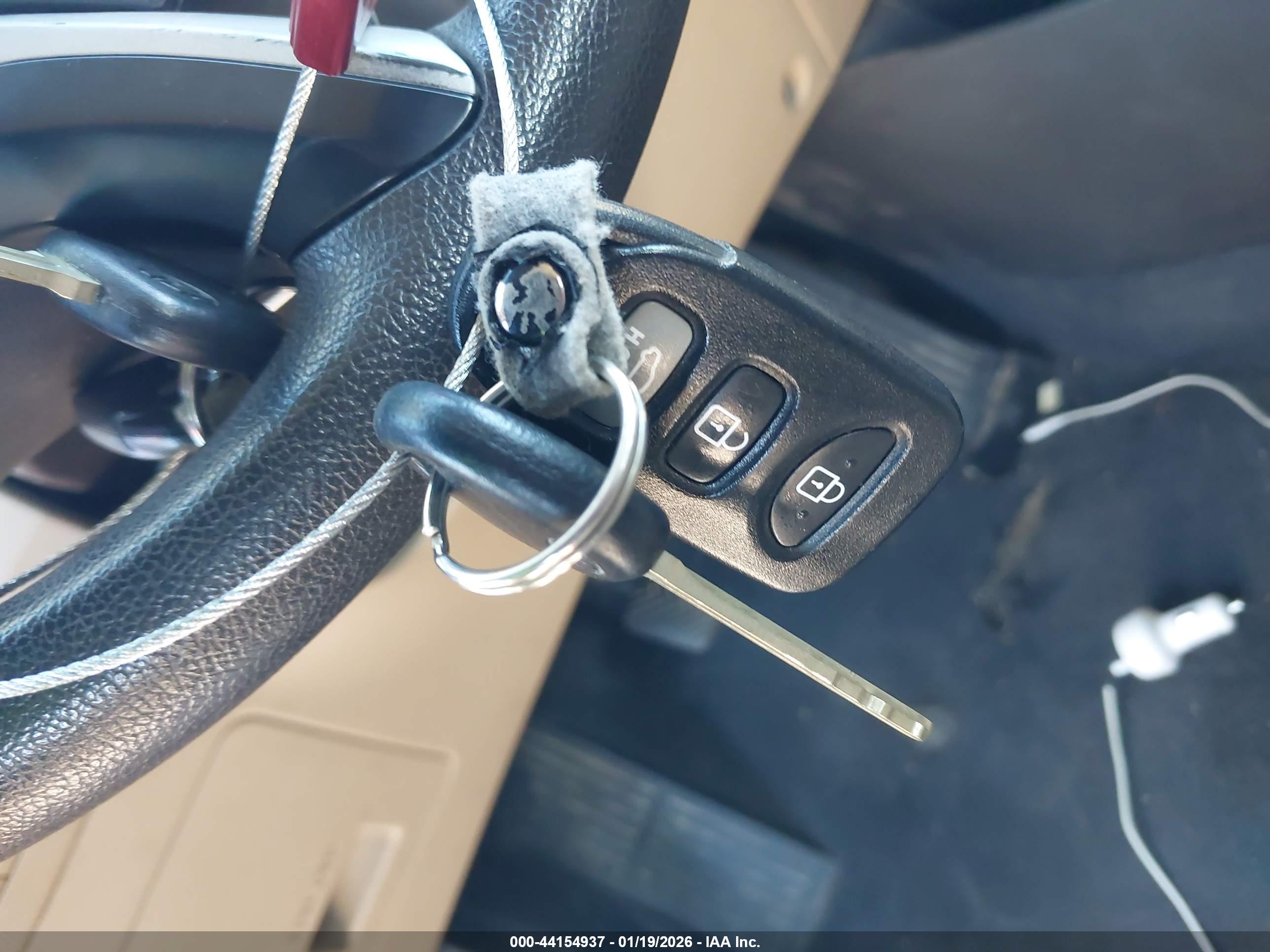 HYUNDAI ELANTRA image 11