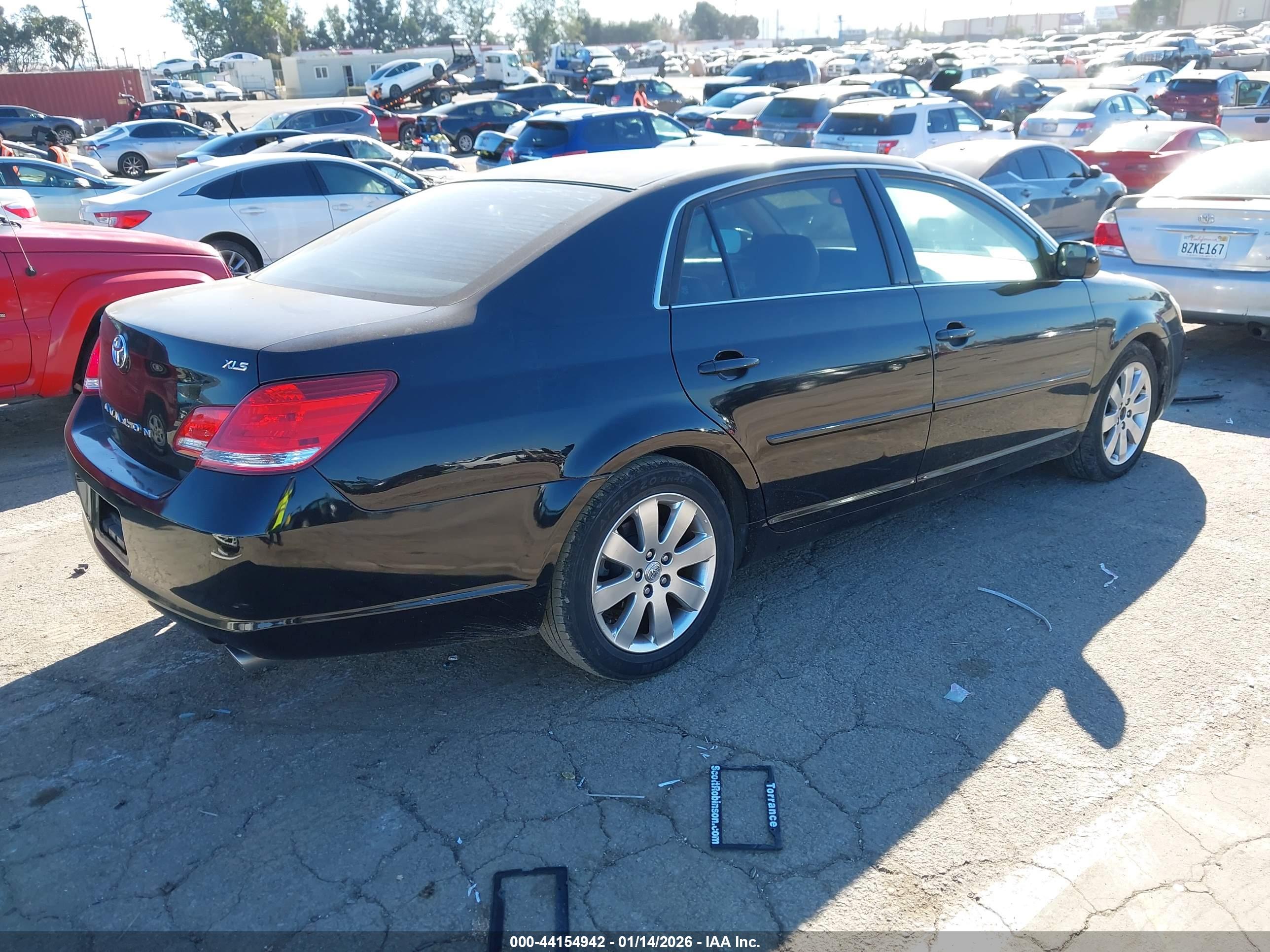 TOYOTA AVALON image 4