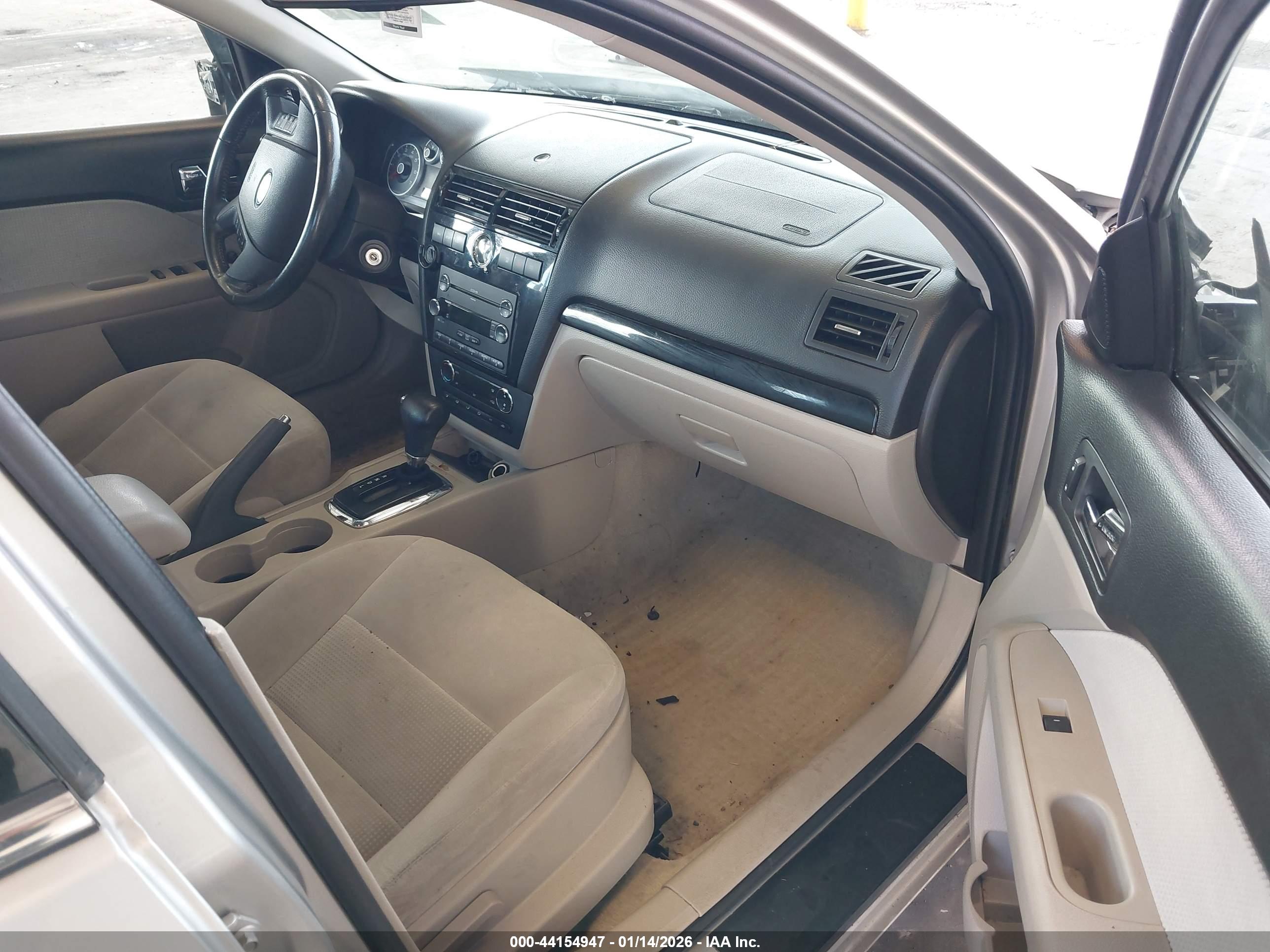 FORD FUSION image 5