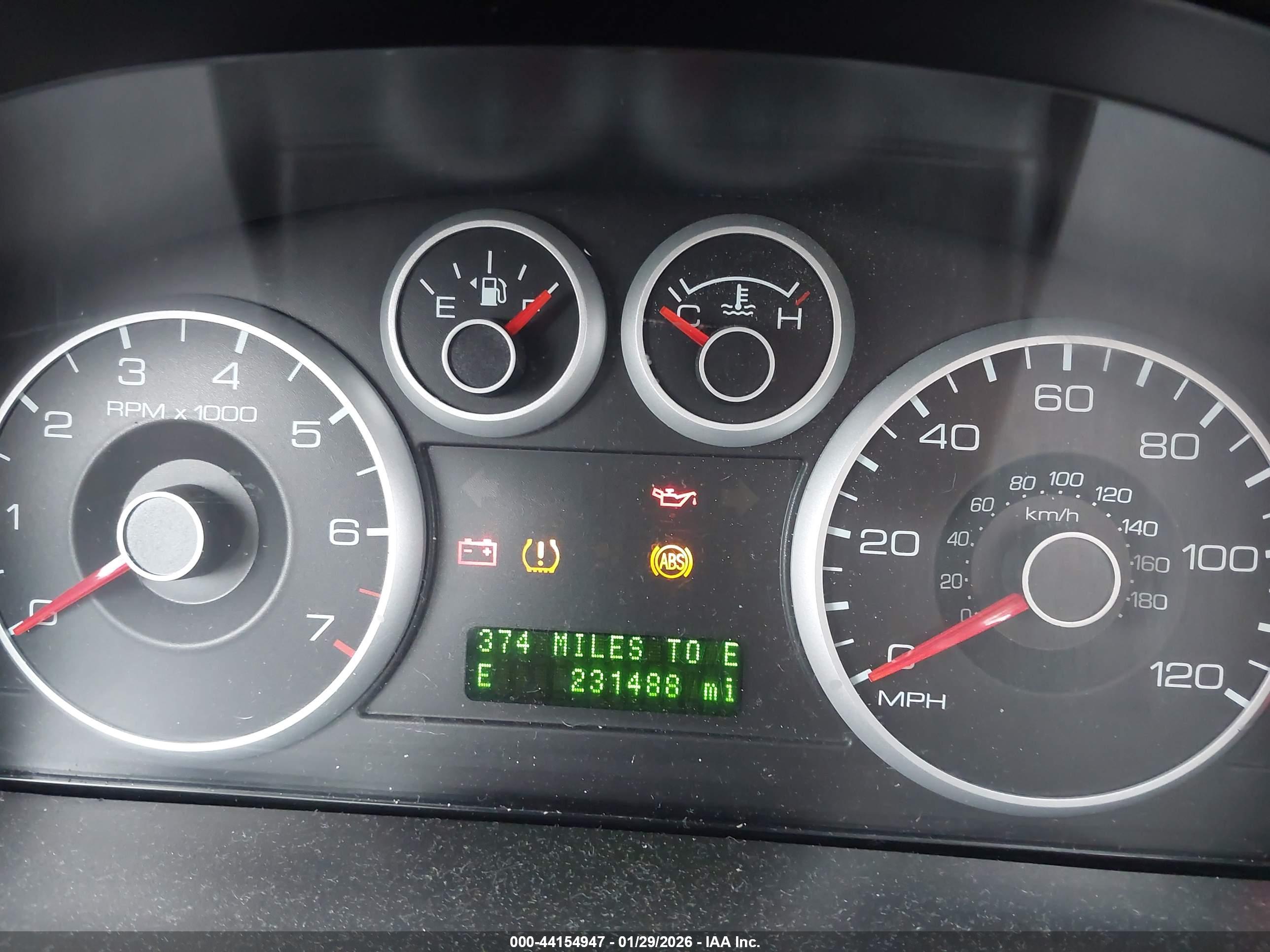 FORD FUSION image 7