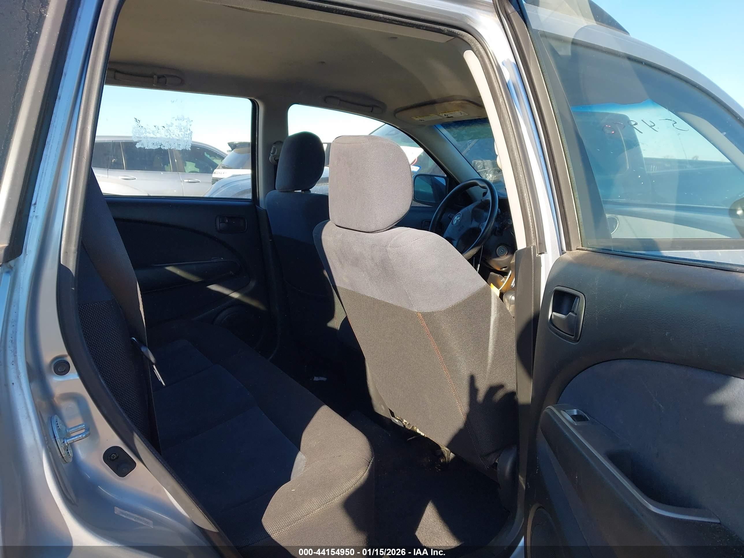 MITSUBISHI OUTLANDER image 8