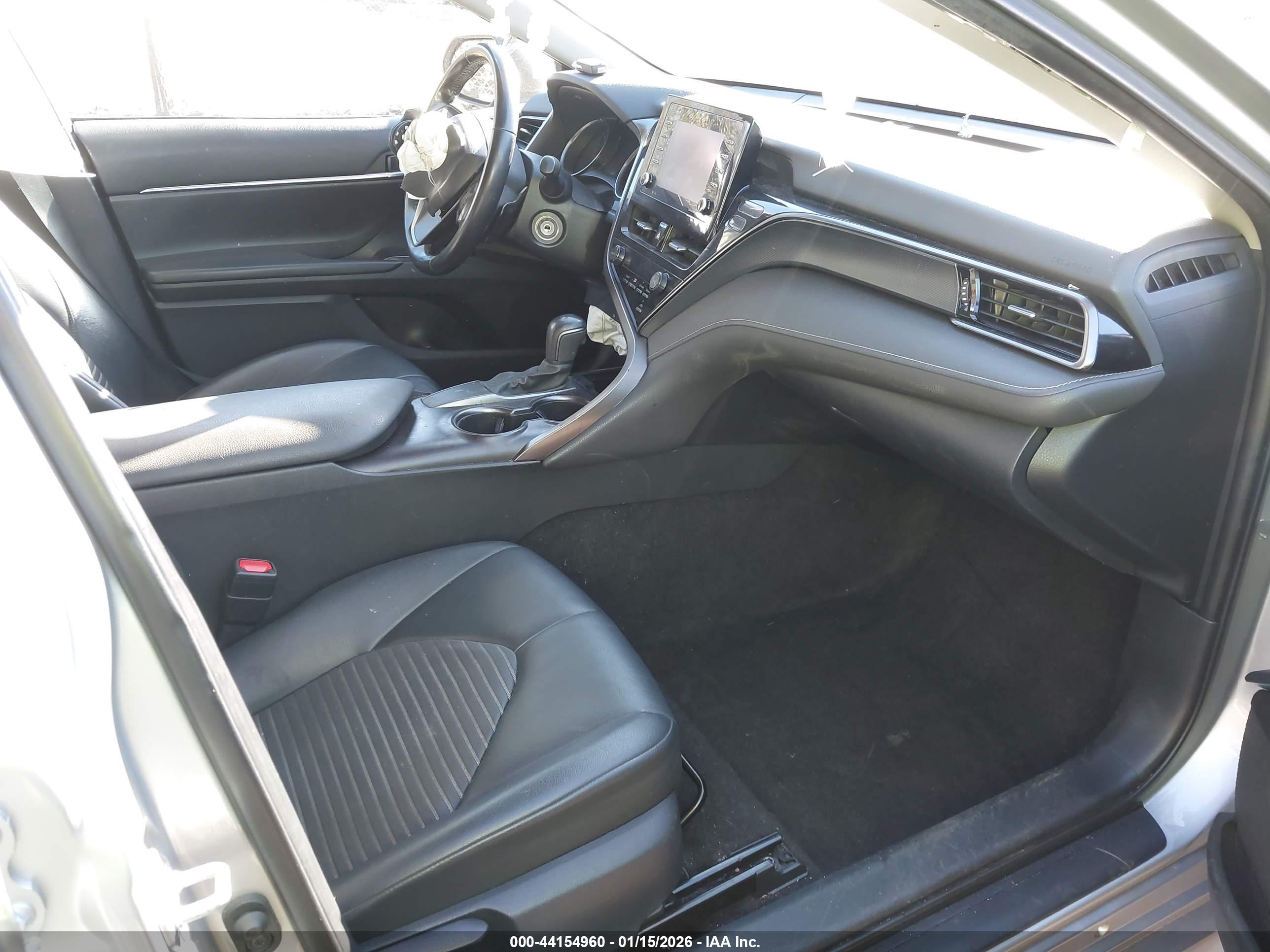 TOYOTA CAMRY image 5