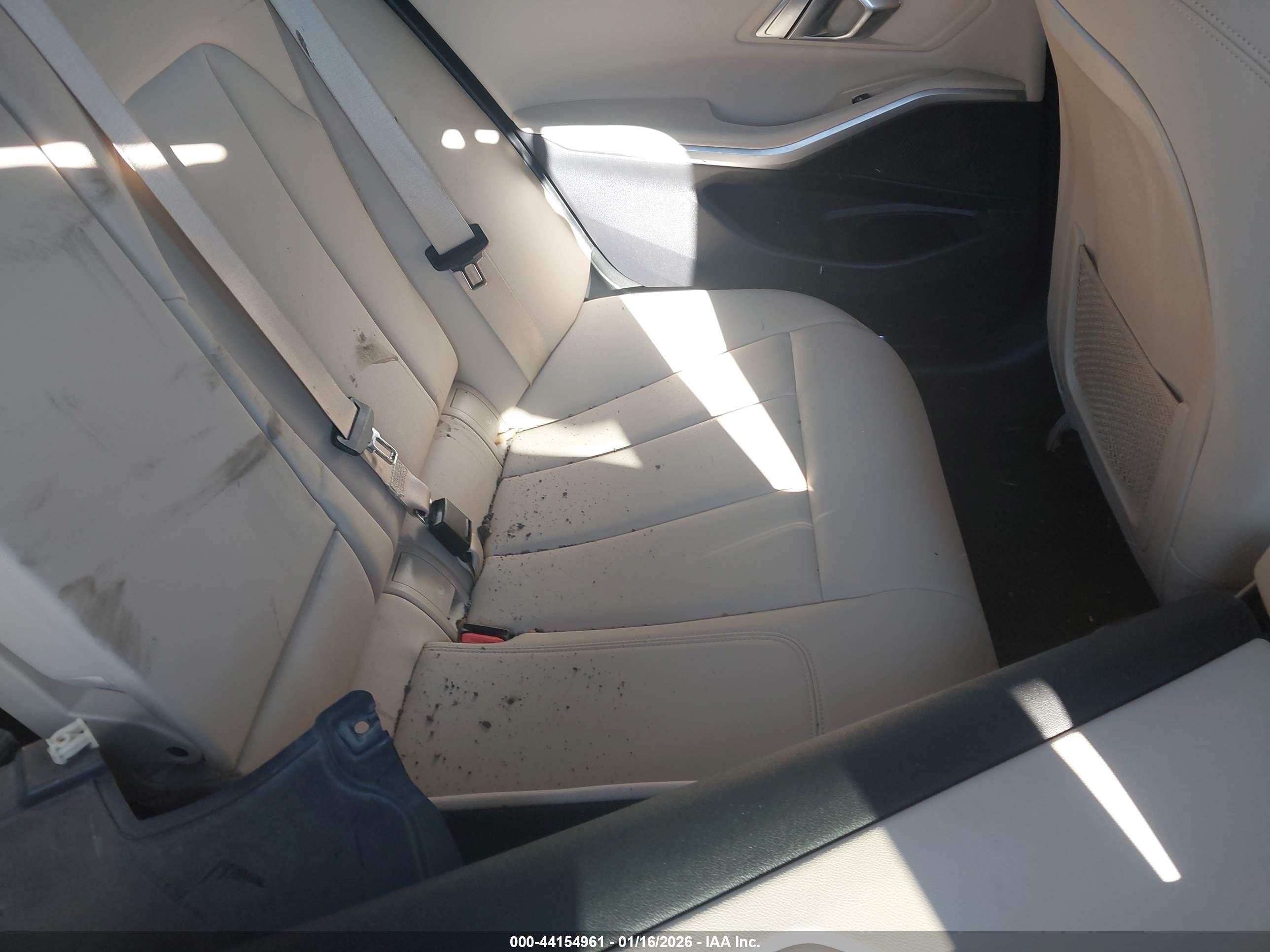 BMW 330I image 8
