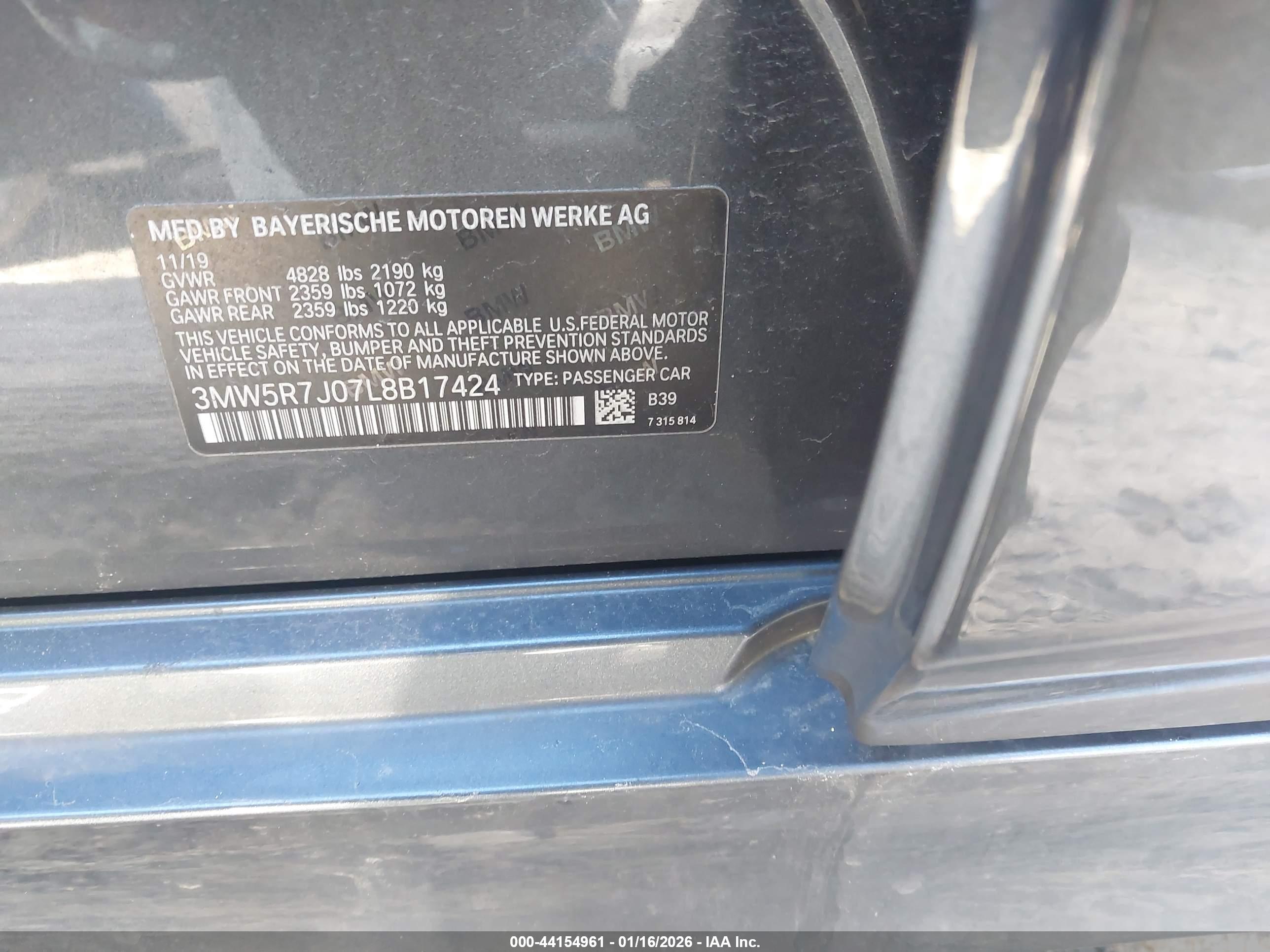 BMW 330I image 9