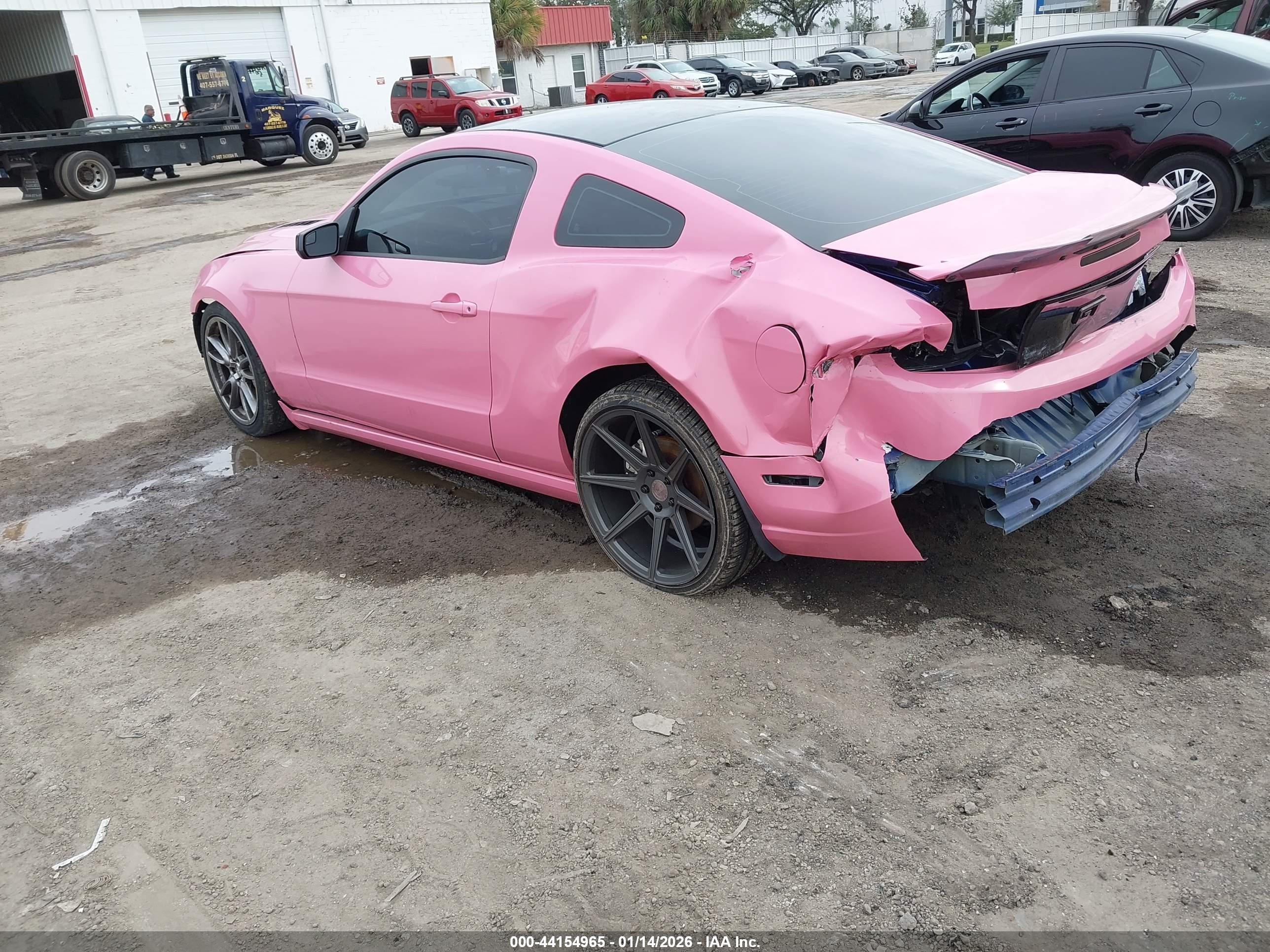 FORD MUSTANG image 3