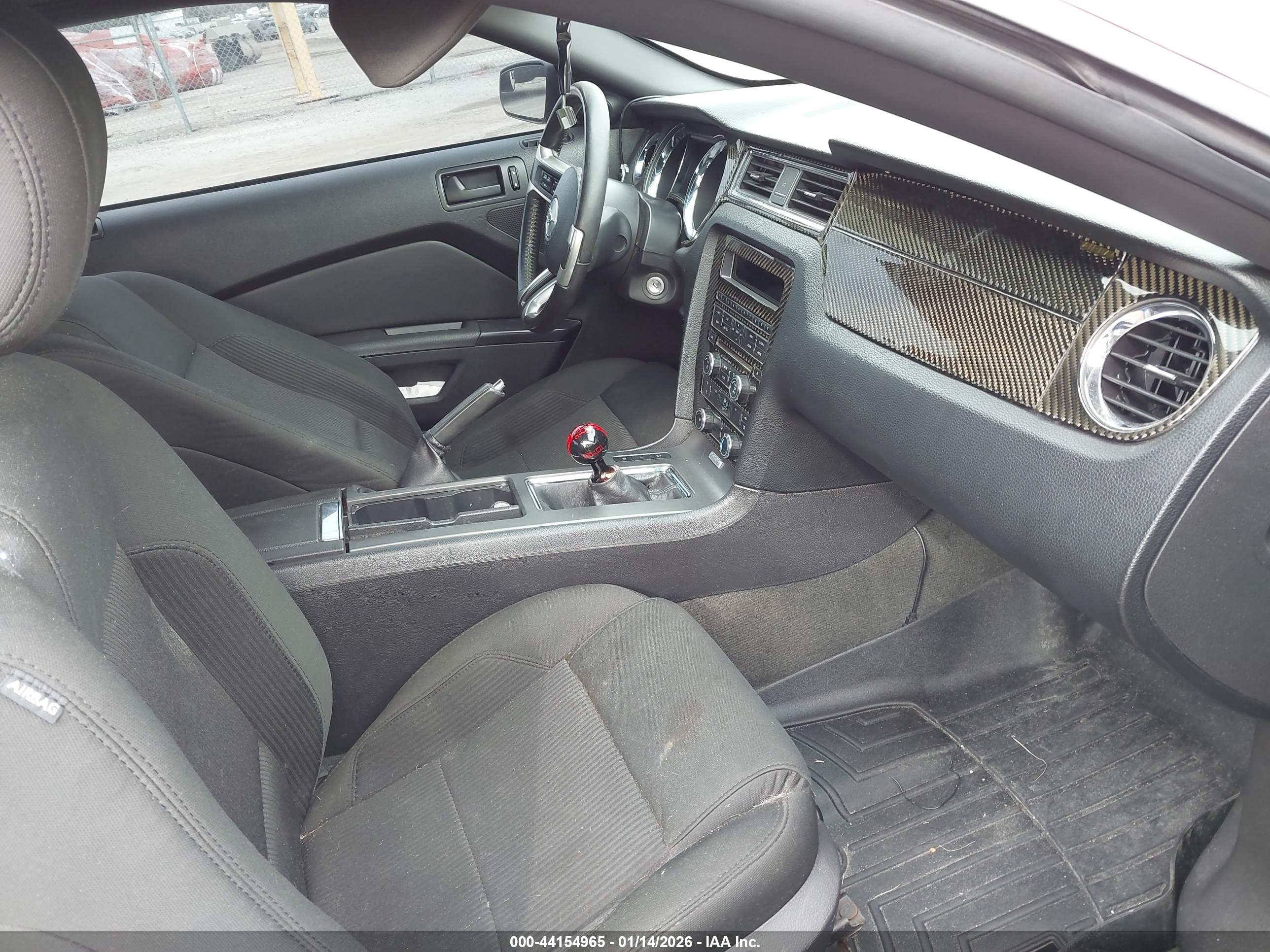 FORD MUSTANG image 5