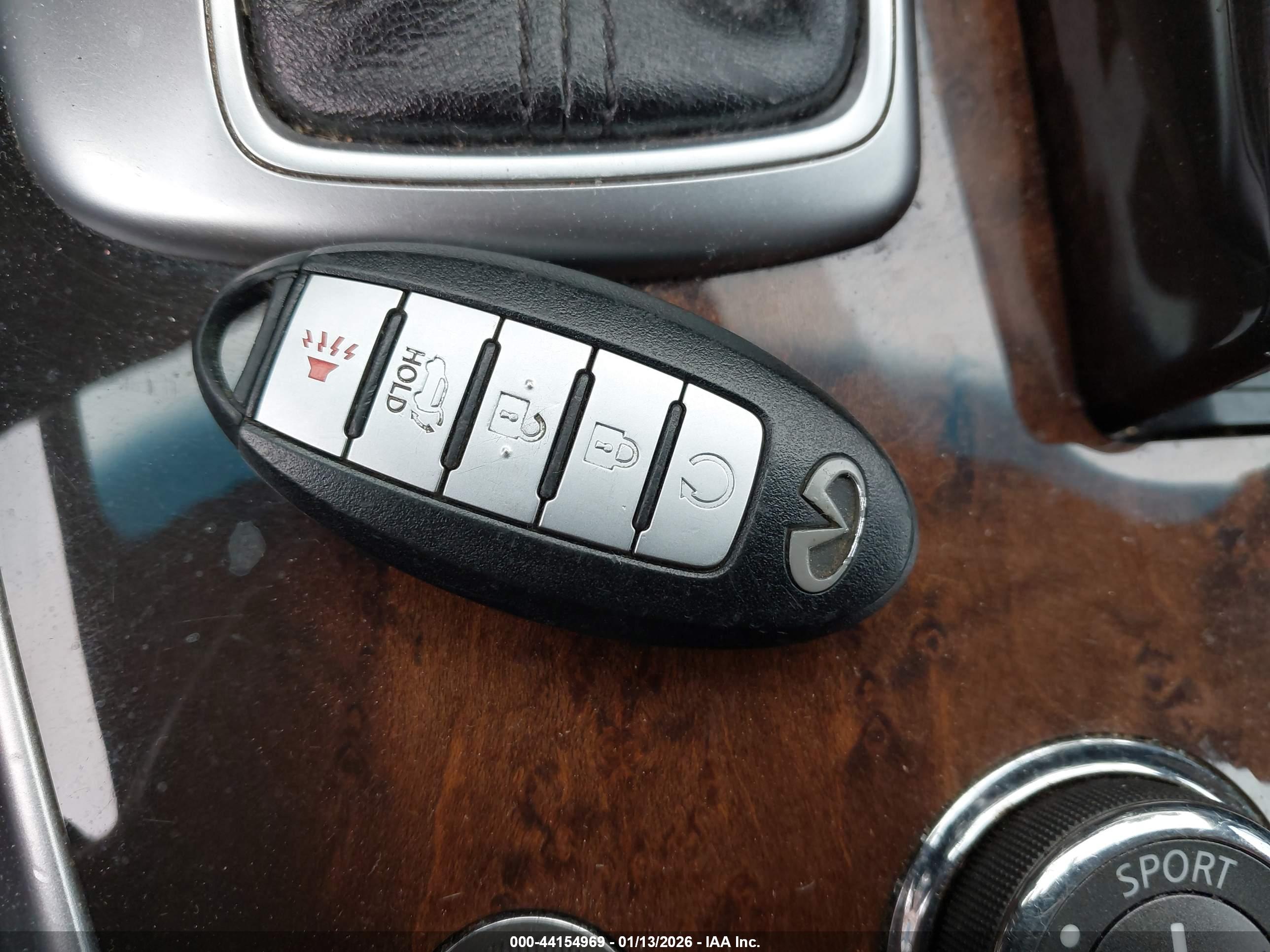 INFINITI JX35 image 11